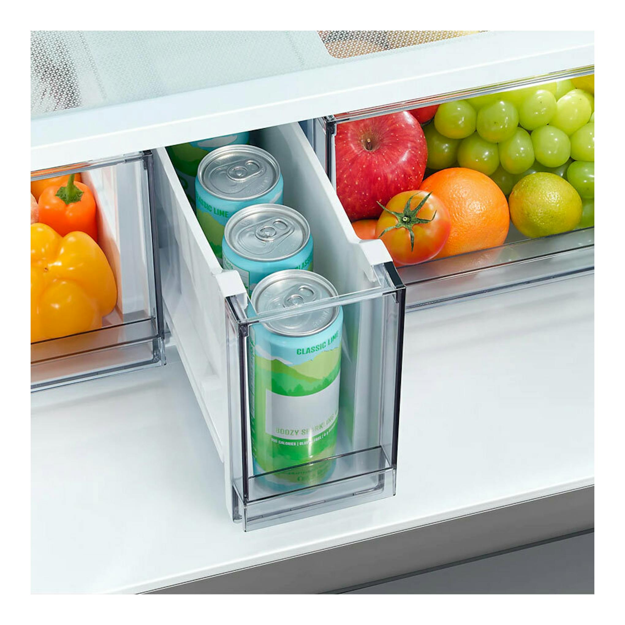 Interior de frigorífico Samsung RF59C70TES9/ES inox, con cajones transparentes y fruta, verduras y latas.