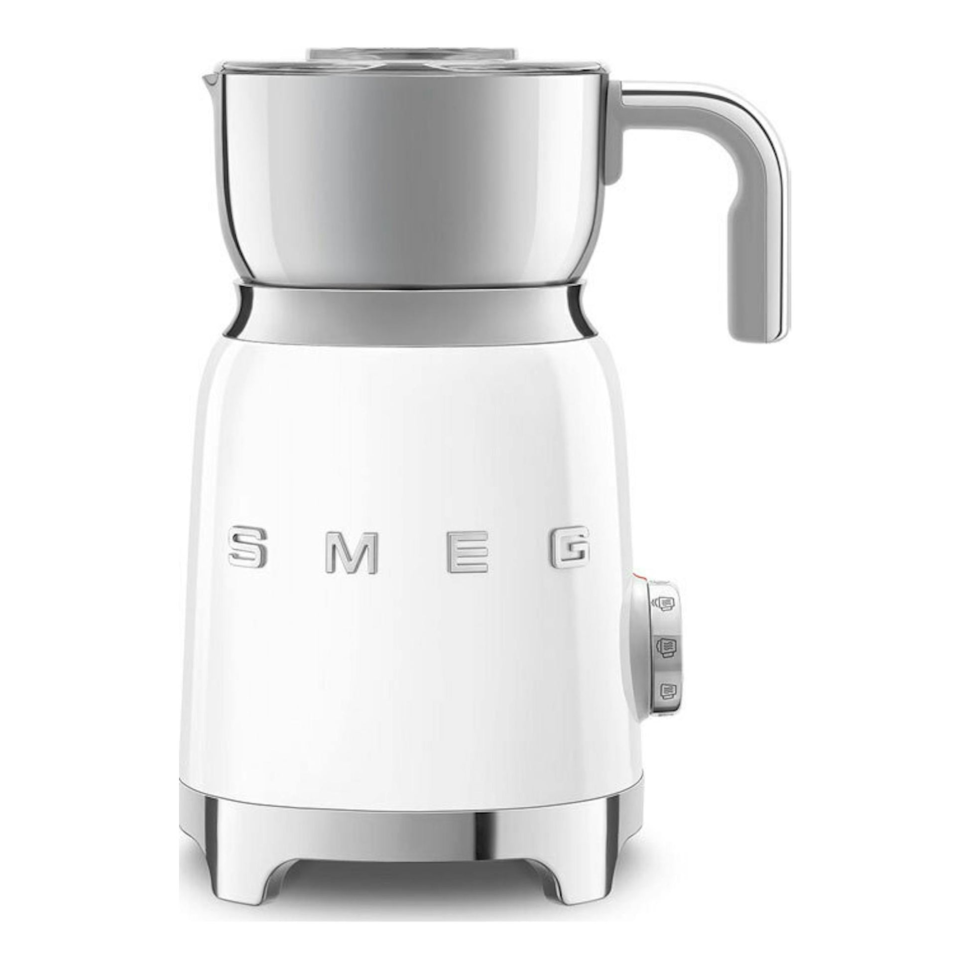 Espumador de leche Smeg MFF11WHEU blanco, vista frontal, con jarra y asa de acero inoxidable.