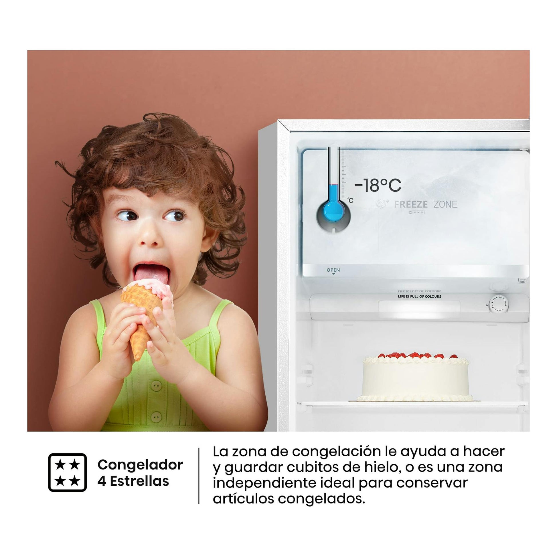 Frigorífico Hisense RR220D4BWE blanco, vista frontal, con zona de congelación a -18 °C y un niño comiendo helado.