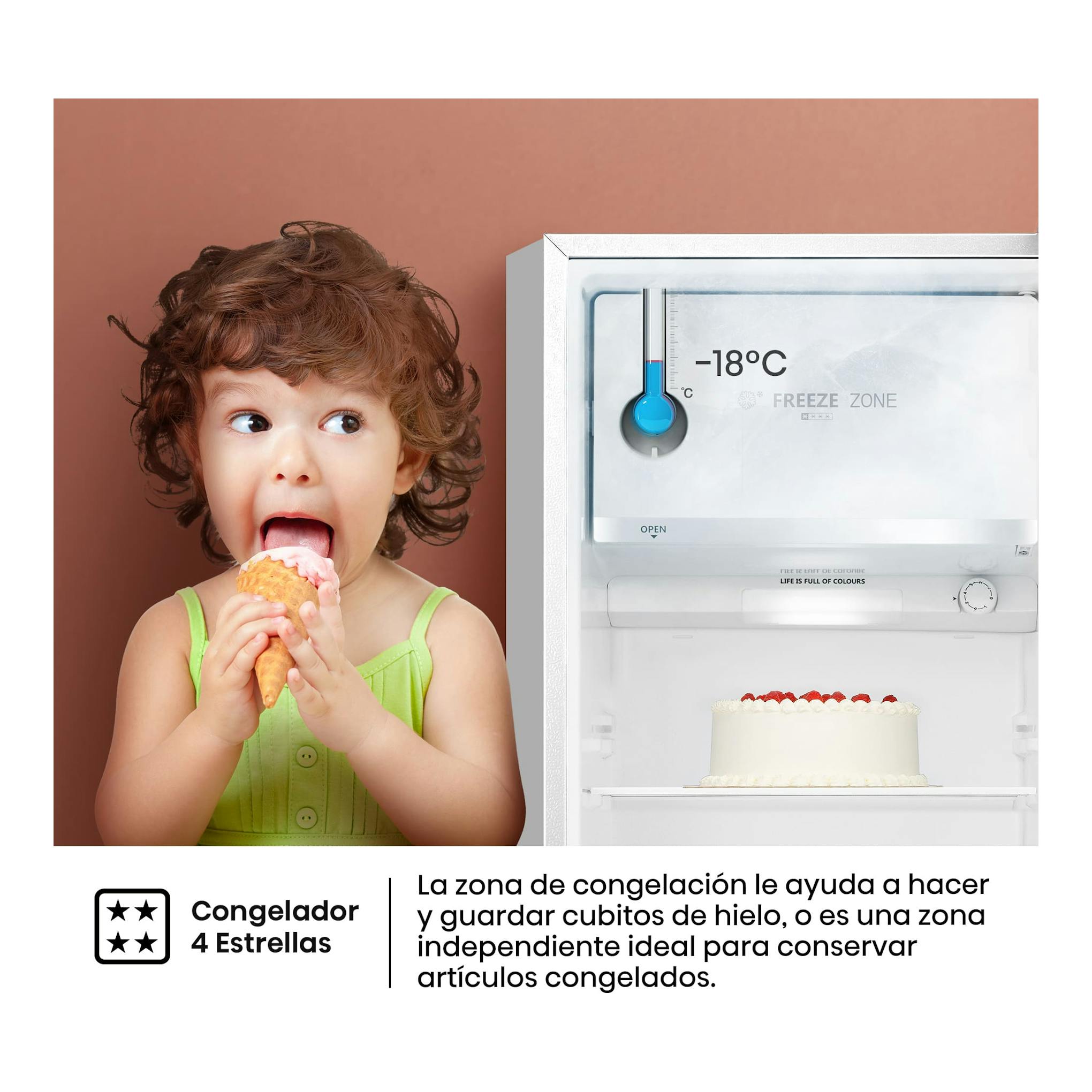 Frigorífico Hisense RR220D4BWE blanco, vista frontal, con zona de congelación a -18 °C y un niño comiendo helado.