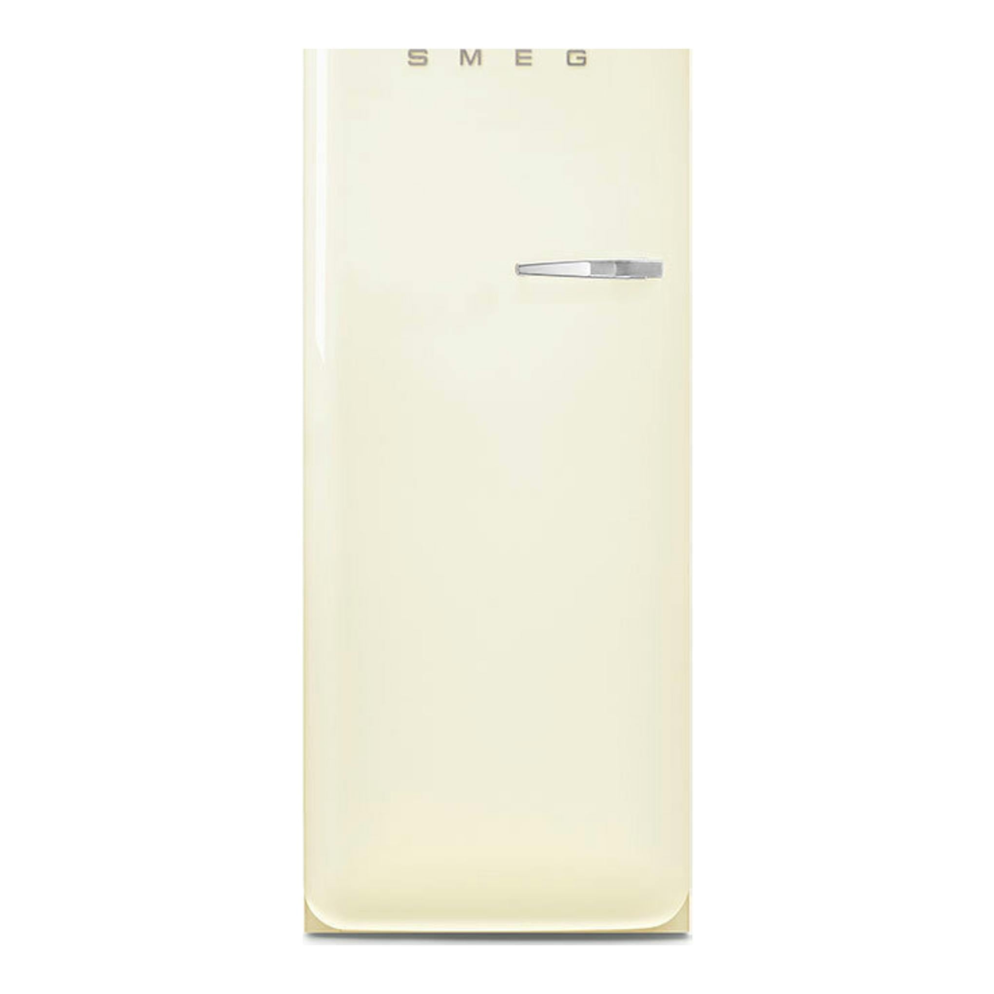 Frigorífico Smeg FAB28LCR6 crema, vista frontal, una puerta con tirador cromado y logo Smeg.