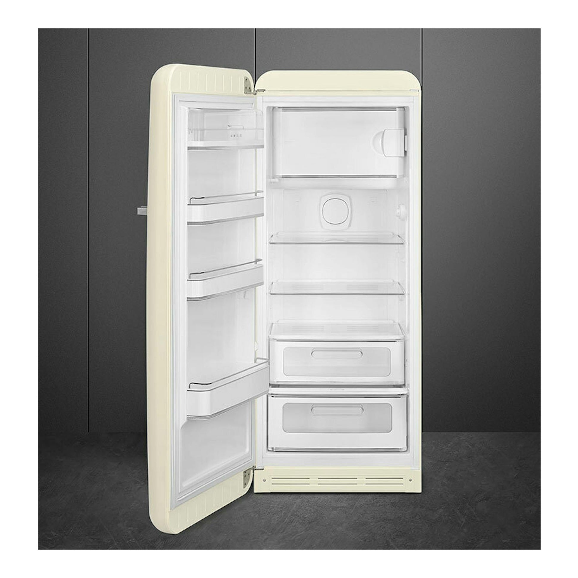 Frigorífico Smeg FAB28LCR6 crema, vista frontal con puerta abierta y interior visible.