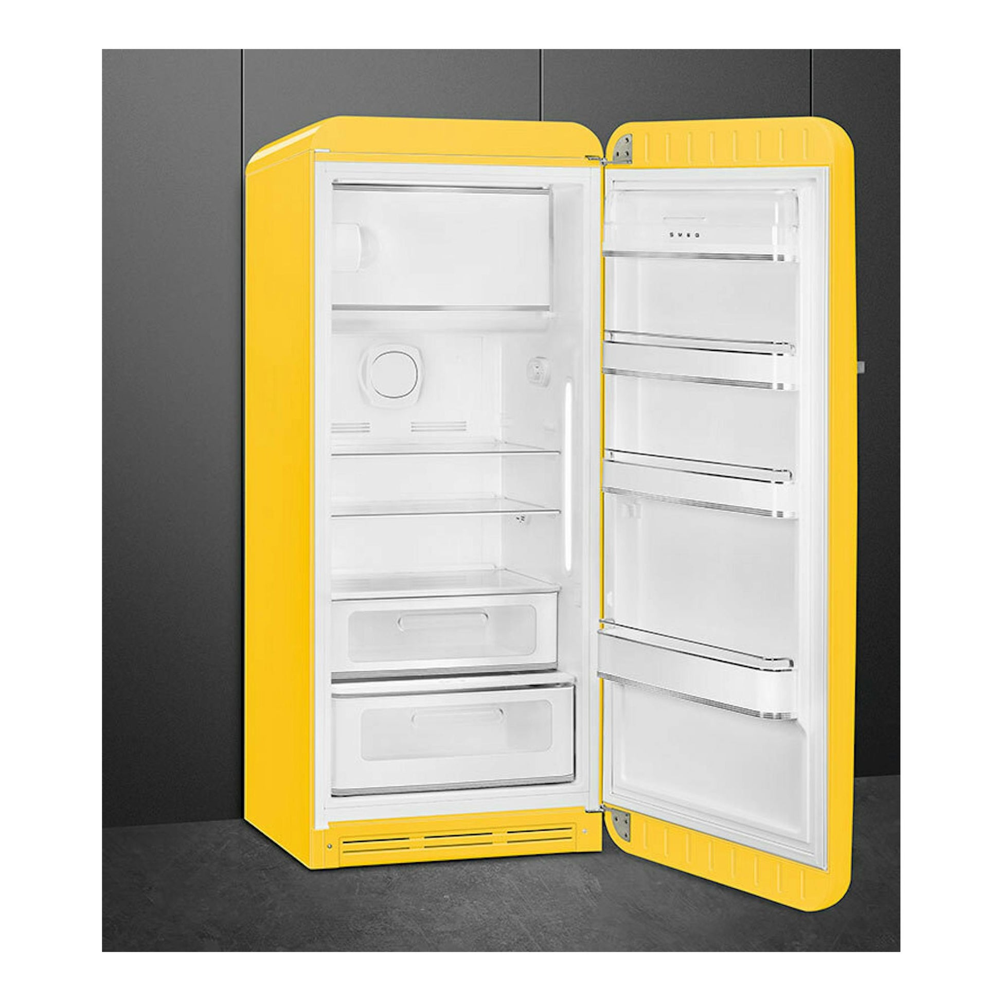 Frigorífico Smeg FAB28RYW6 amarillo, vista frontal con la puerta abierta y el interior blanco visible.