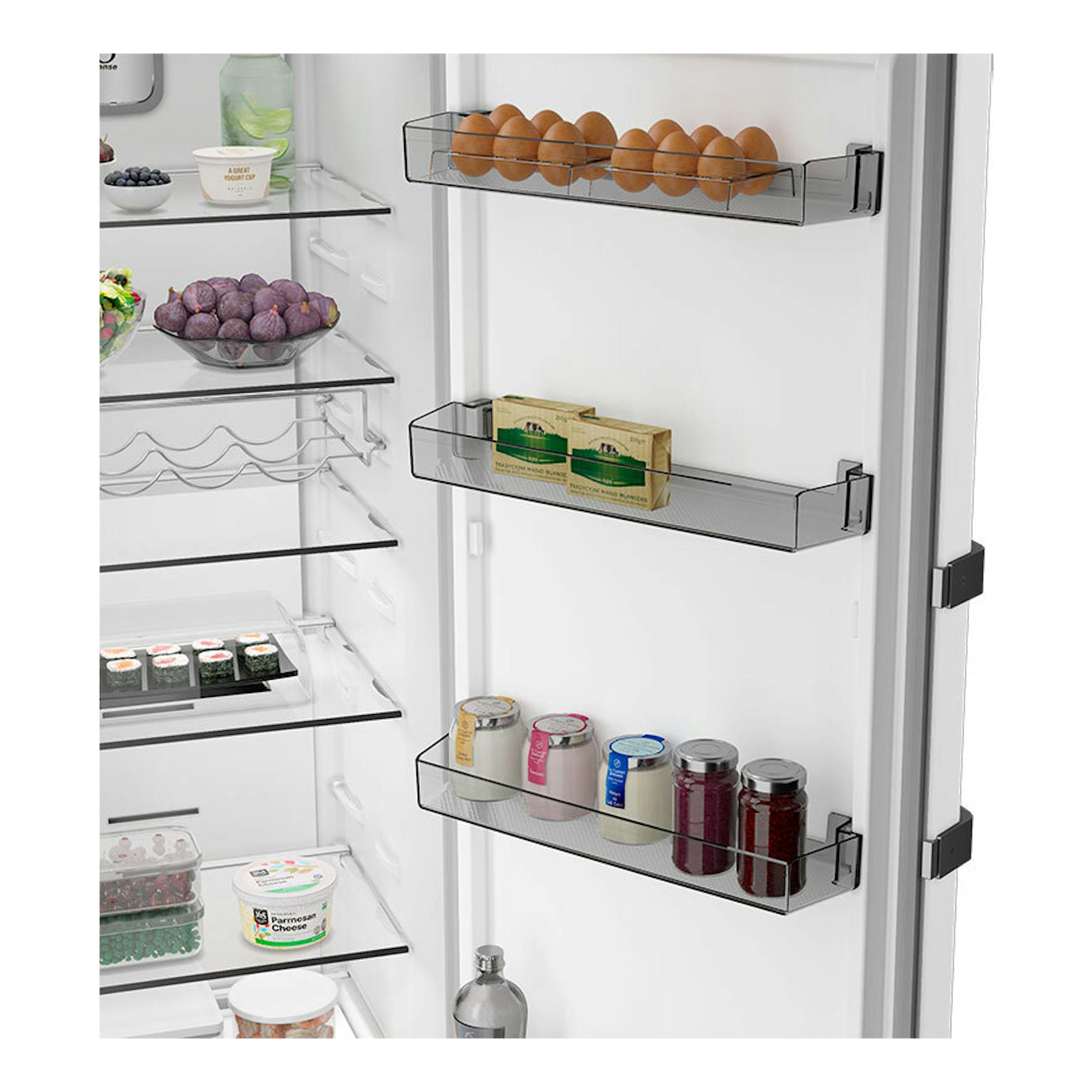 Interior de frigorífico Whirlpool WHMLF 6442 W4E blanco, con puerta abierta y baldas con huevos, tarros y alimentos.