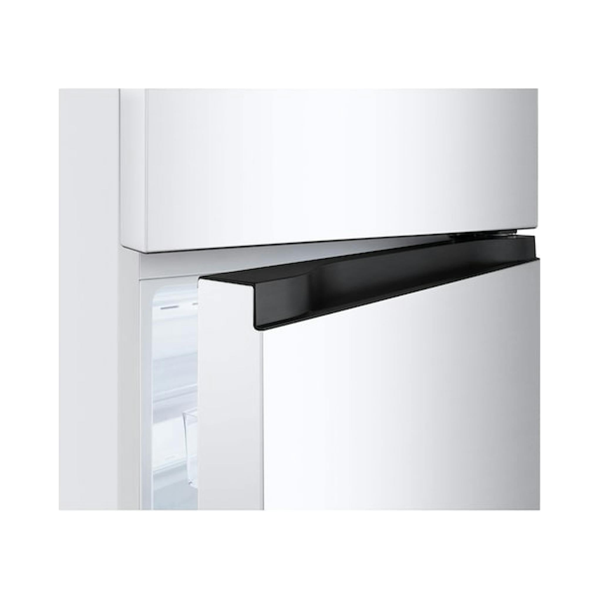 Frigorífico LG GTBV22SWNJ blanco de dos puertas, vista parcial en ángulo con la puerta superior abierta.