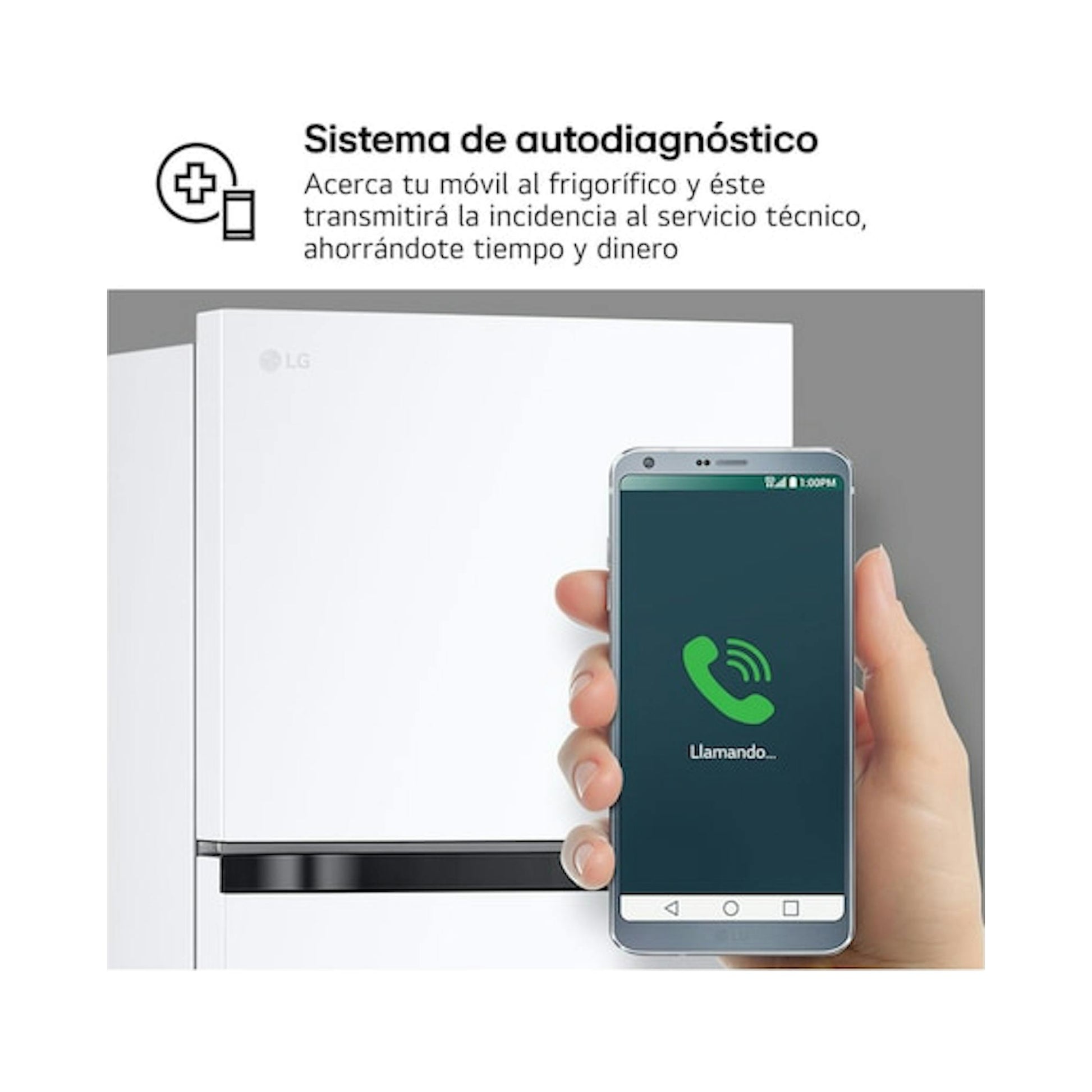 Frigorífico LG GTBV22SWNJ blanco de dos puertas, vista frontal parcial, con un móvil en primer plano y texto de autodiagnóstico.