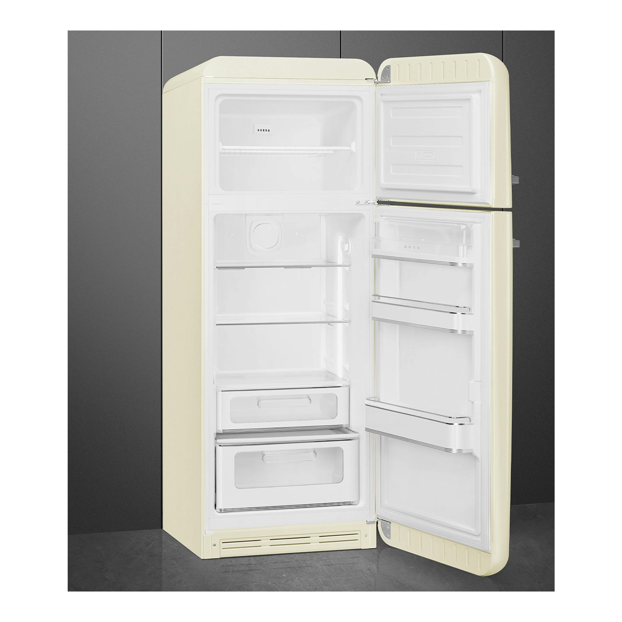 Frigorífico Smeg FAB30RCR6 crema, vista frontal con puertas abiertas, interior visible.