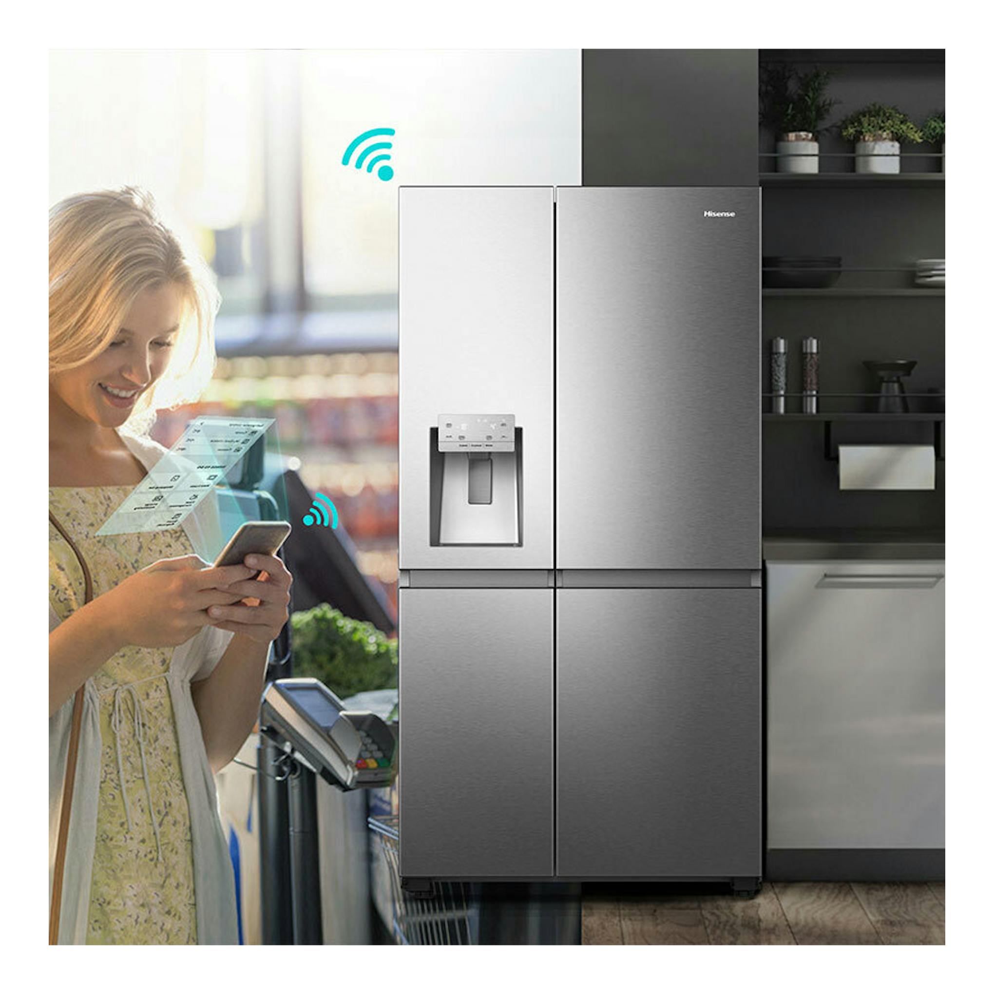 Frigorífico americano Hisense RS818N4TIC inox, vista frontal, con dispensador y cuatro puertas.