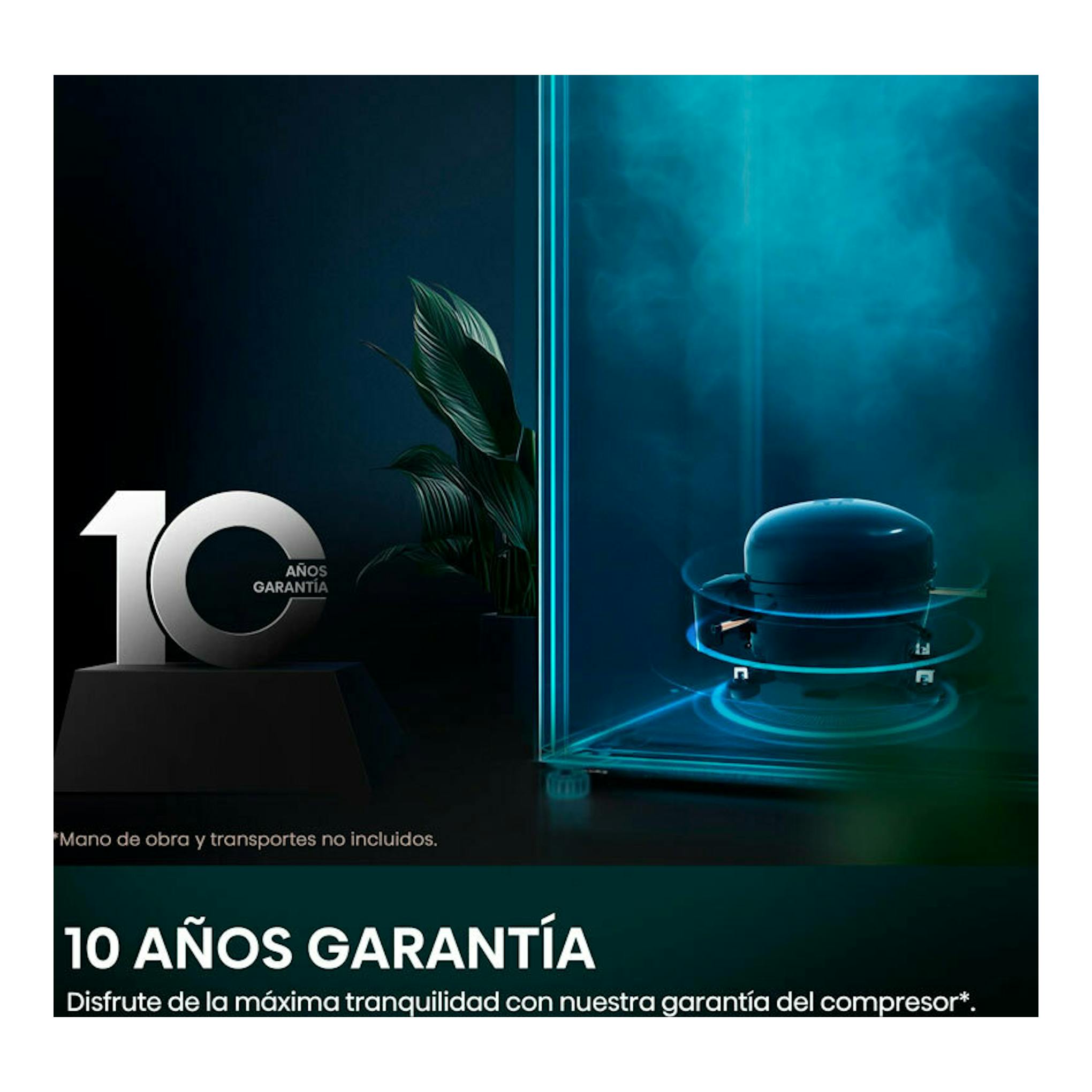 Gráfico promocional de Hisense RS818N4TIC1 con texto de 10 años de garantía y un compresor.