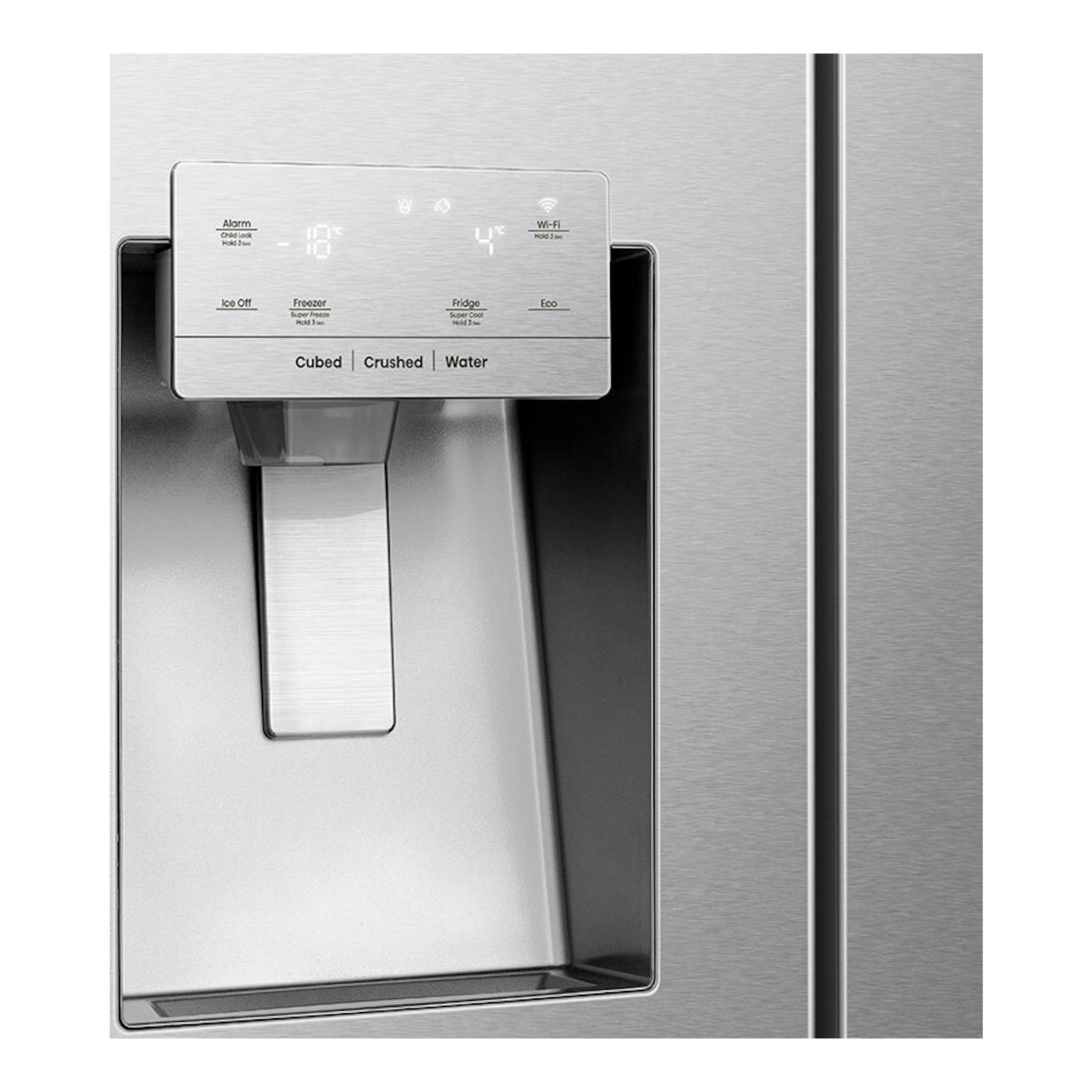 Frigorífico americano Hisense RS818N4TIE1 en inox, primer plano del dispensador frontal de agua y hielo.