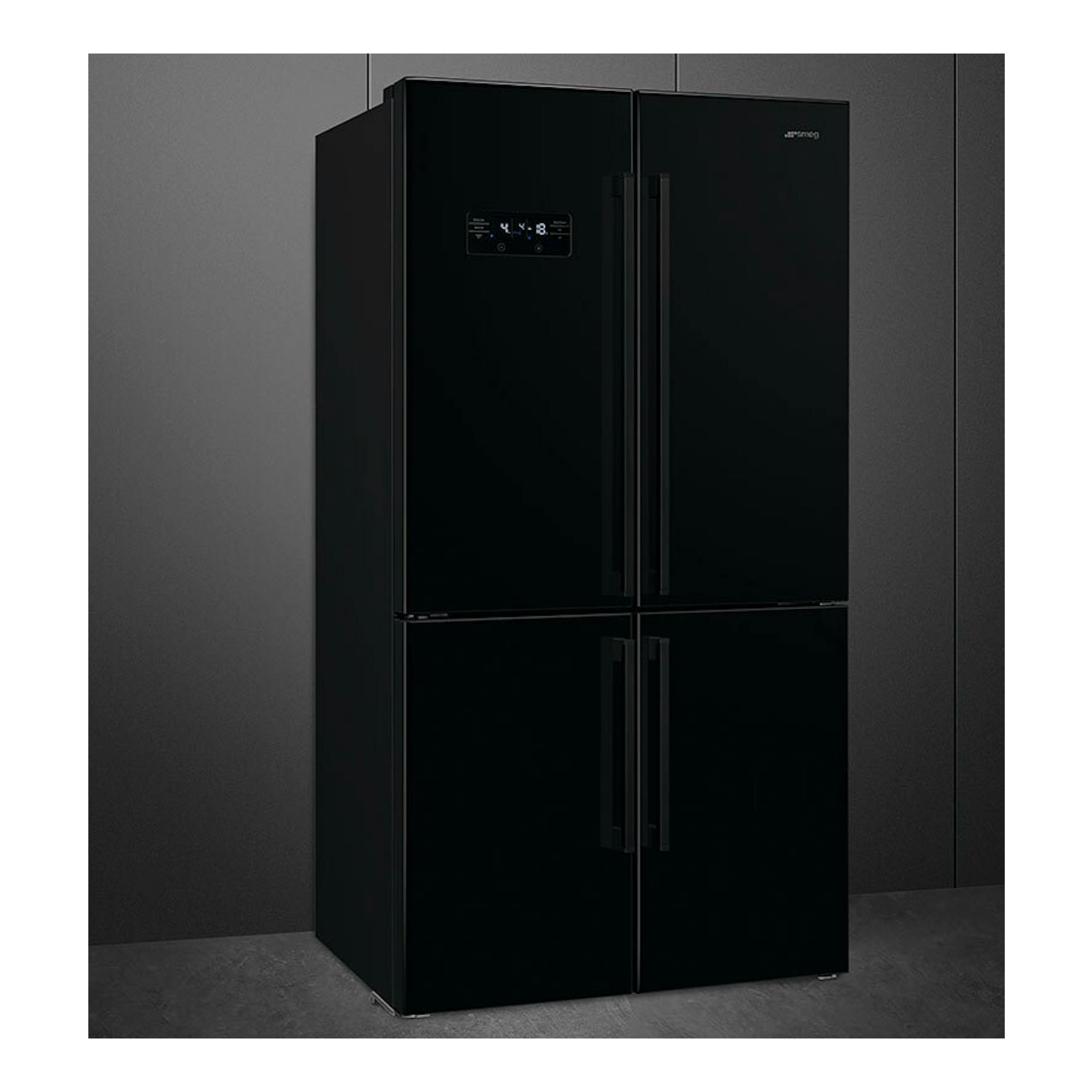 Frigorífico americano Smeg FQ60NDE negro, vista frontal, cuatro puertas y panel digital.