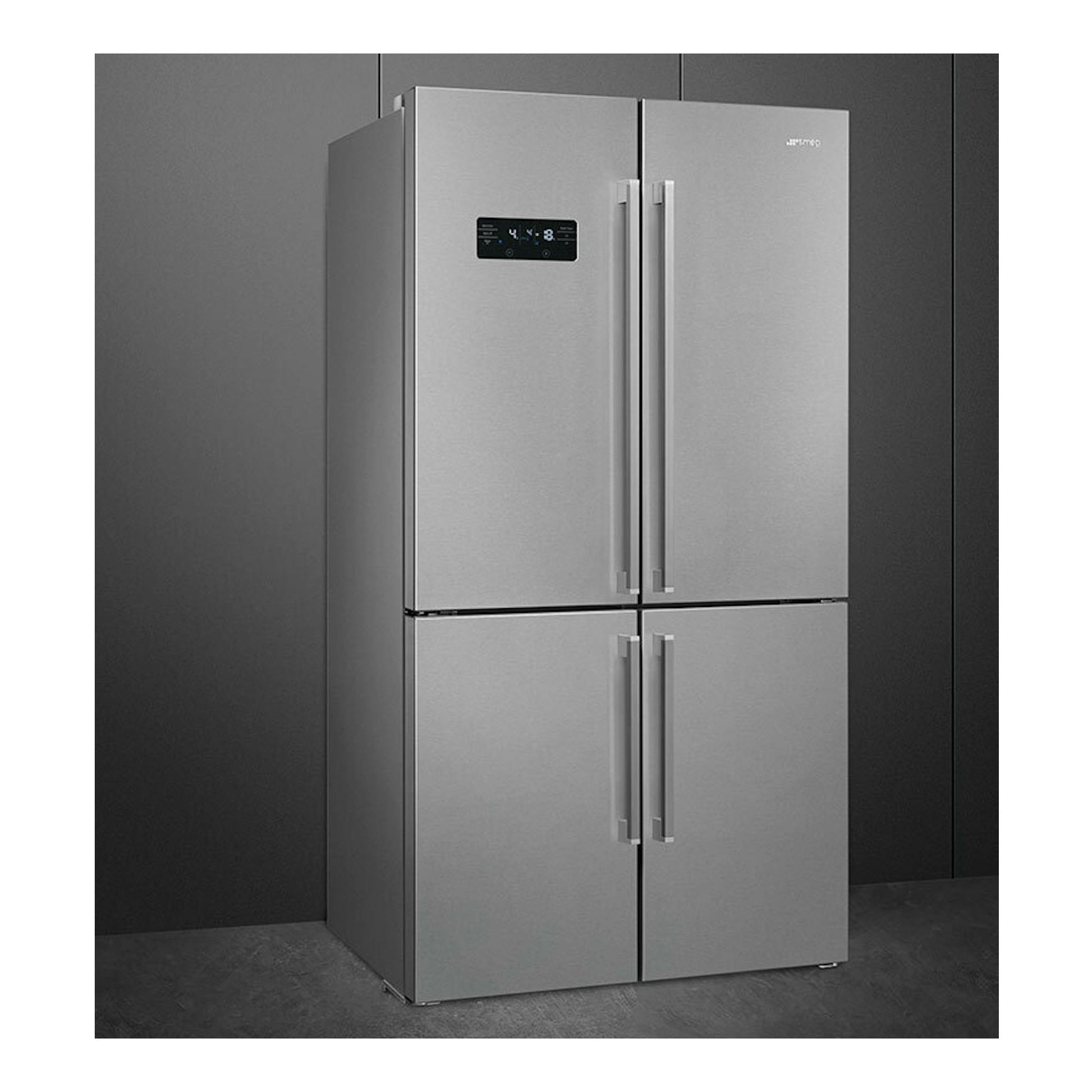Frigorífico americano Smeg FQ60XDE inox, vista frontal, cuatro puertas y panel digital superior.