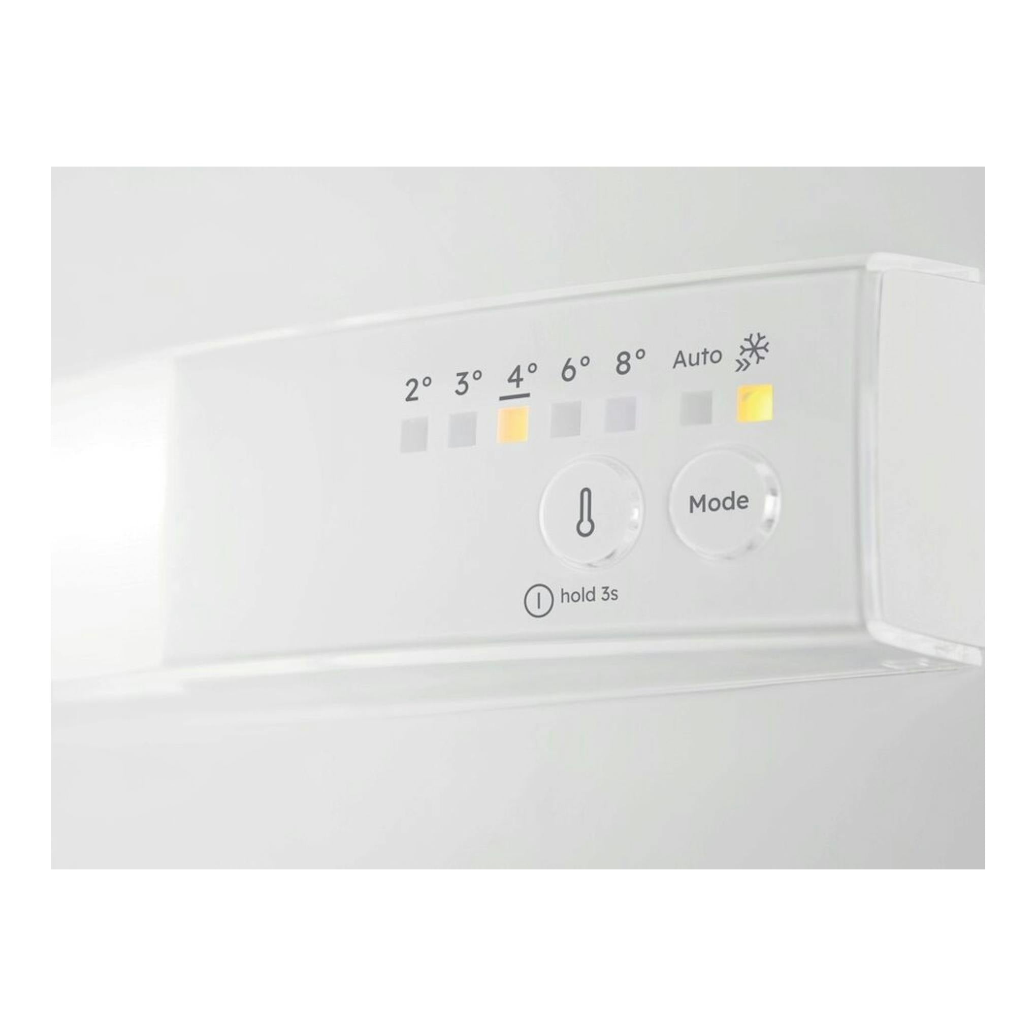 Panel interior de frigorífico AEG OSC6D181ES, blanco, con control de temperatura y botón Mode.