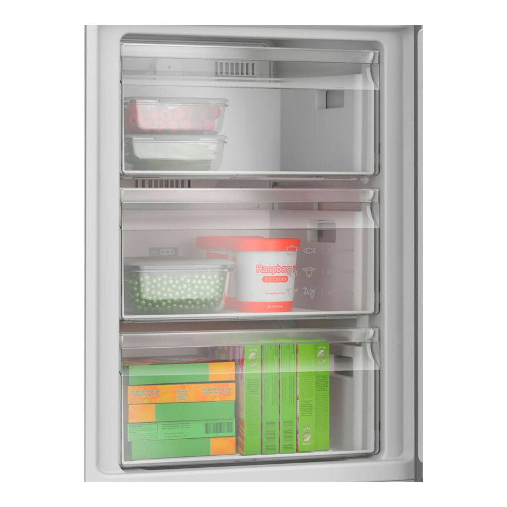 Interior de un frigorífico combi Bosch KGN362ICF de acero, con cajones transparentes y alimentos.