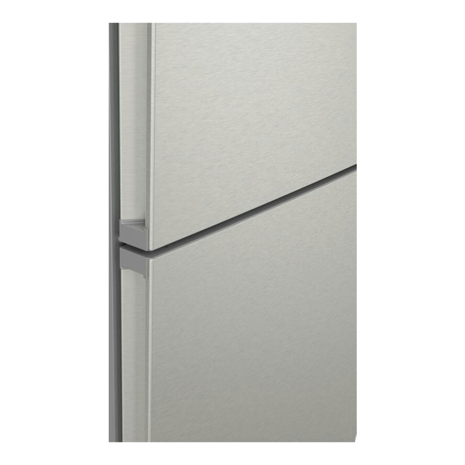 Frigorífico combi Bosch KGN362ICF en acero, primer plano de las puertas con acabado metálico.