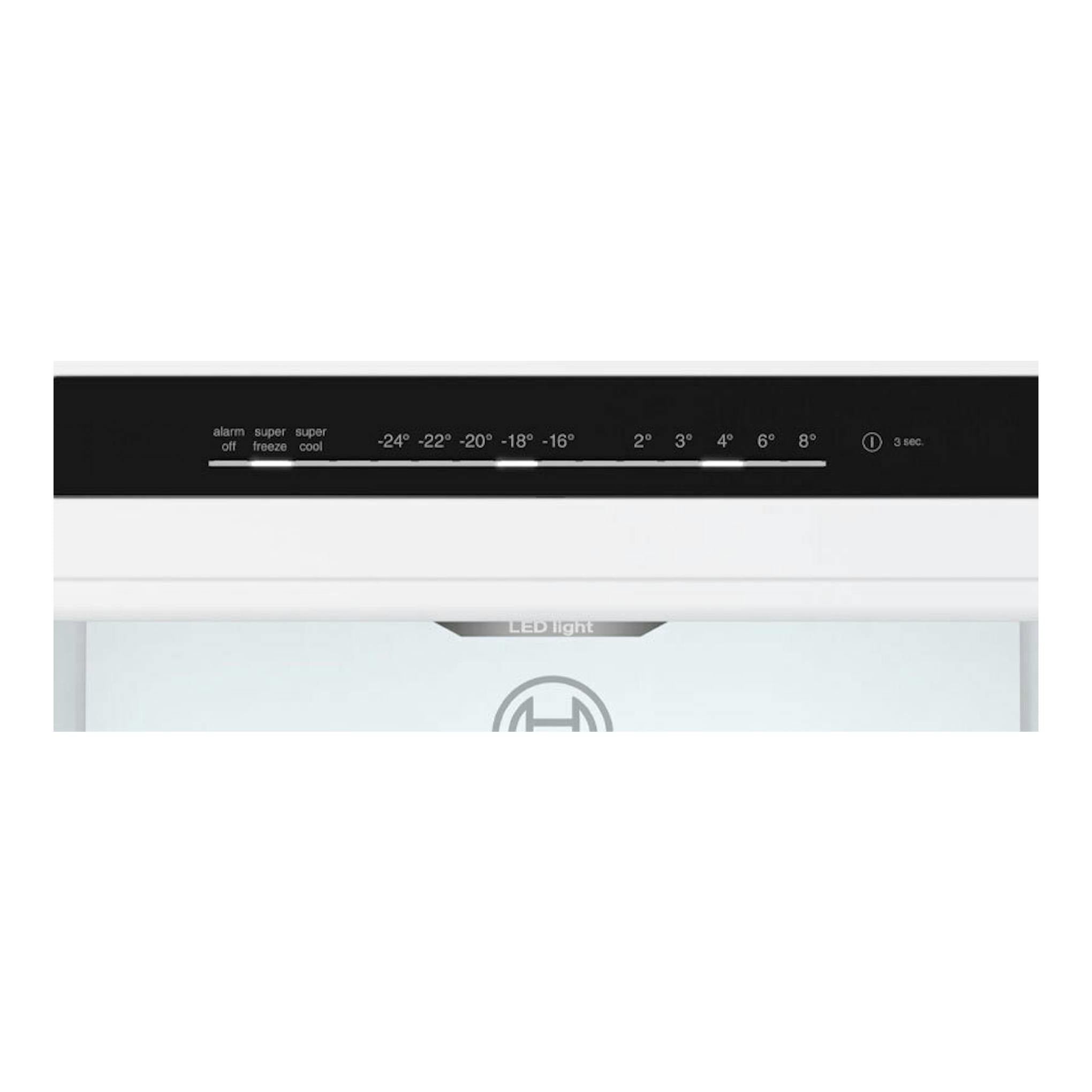 Bosch KGN36VIBT inox, primer plano del panel de control negro con temperaturas y LED light.