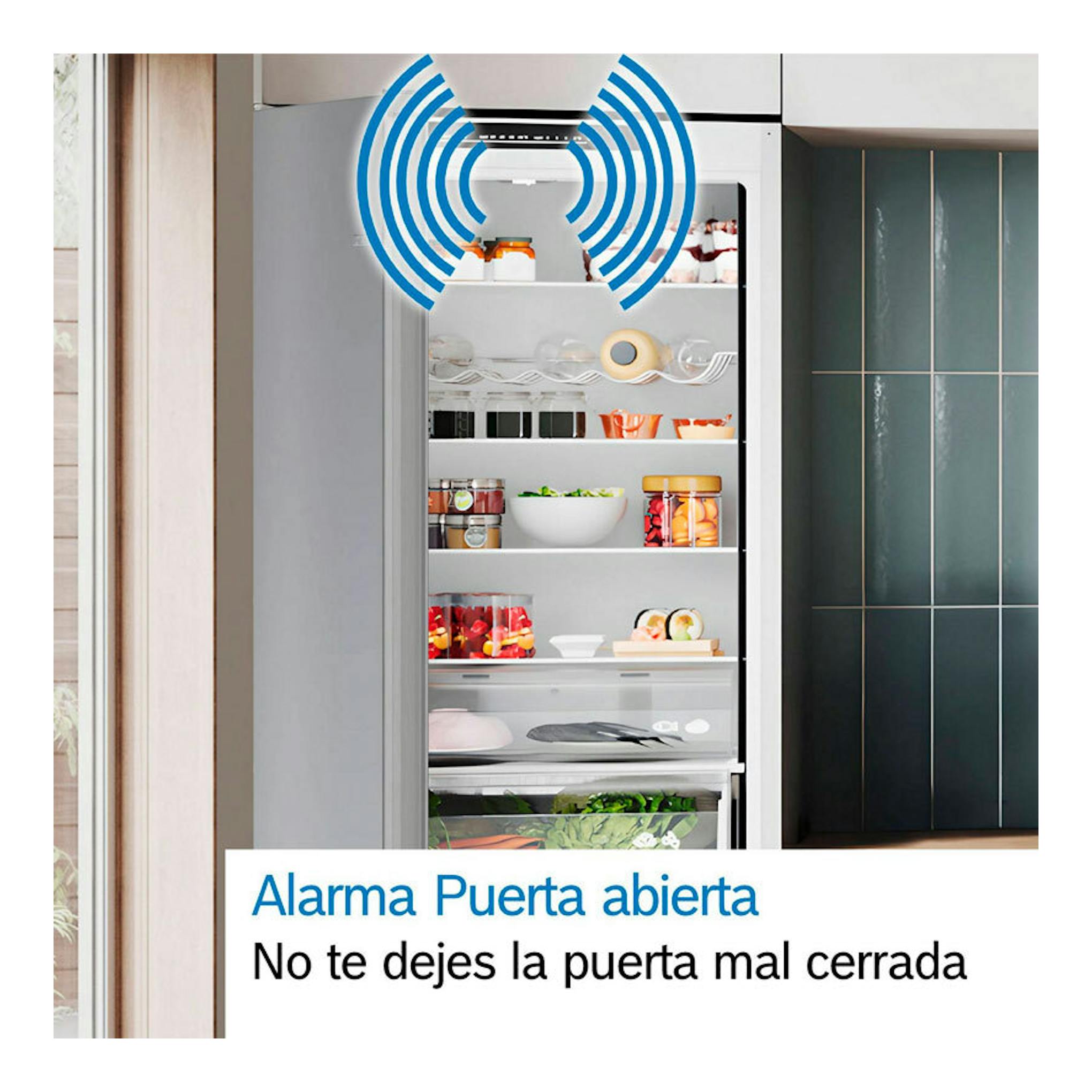Vista frontal de frigorífico combi Bosch KGN36VIED de acero, con la puerta abierta e interior visible.