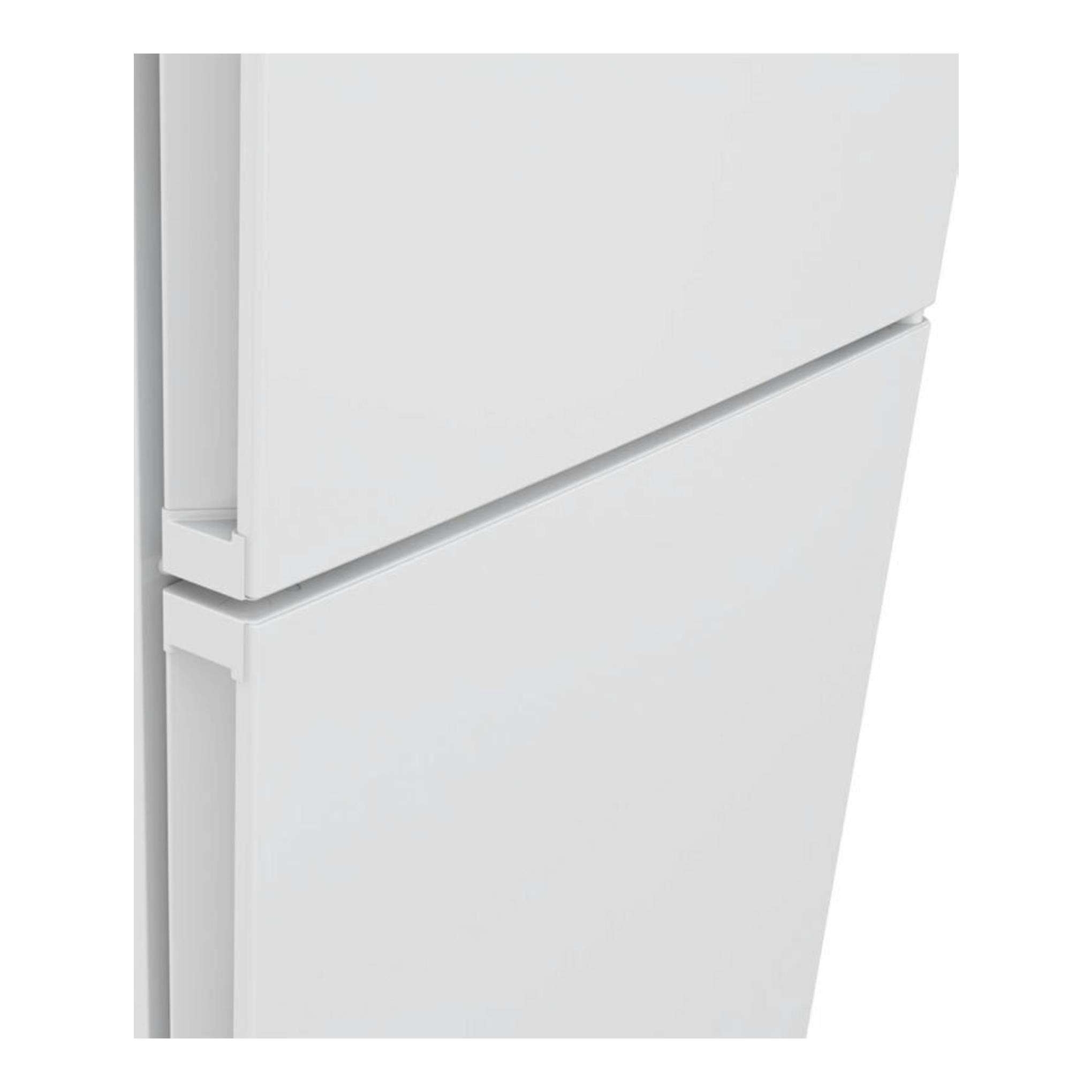 Frigorífico combi Bosch KGN392WCF blanco, vista parcial en primer plano de las puertas frontales.