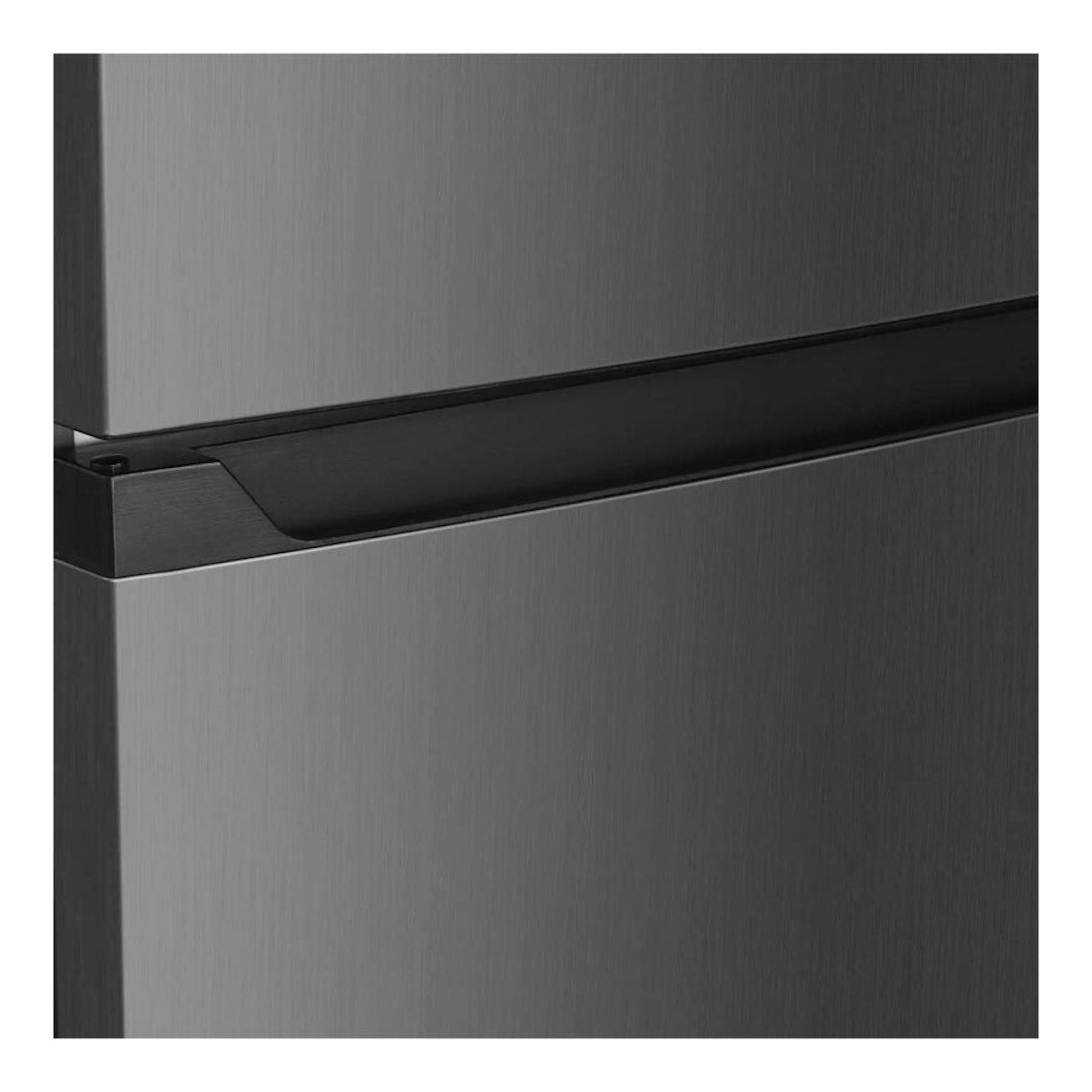 Frigorífico combi Fagor 3FFK-6637X inox, vista frontal parcial en primer plano con tirador negro.