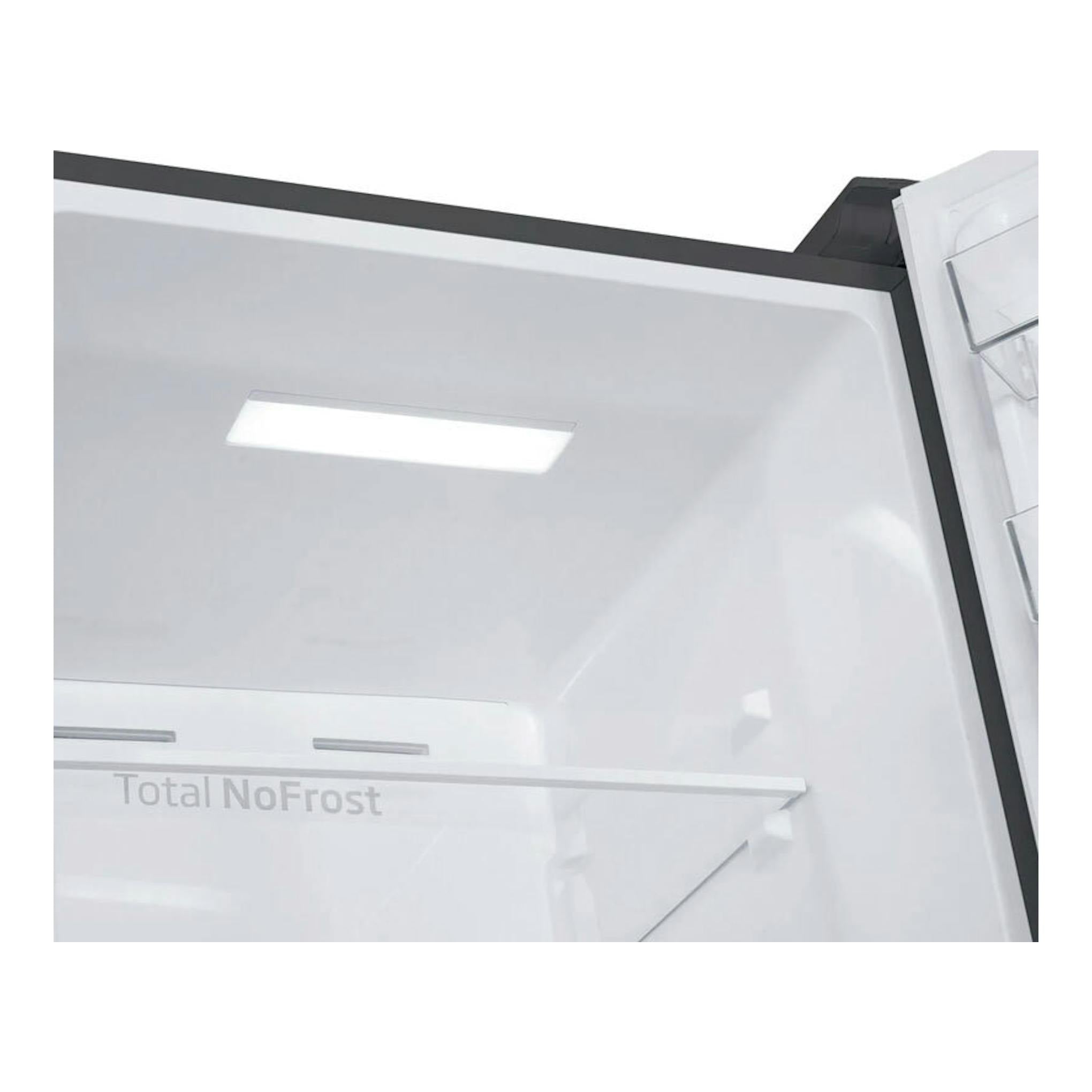 Frigorífico combi Fagor 3FFK-6877X inox, interior blanco en vista parcial con puerta abierta y sistema Total NoFrost.
