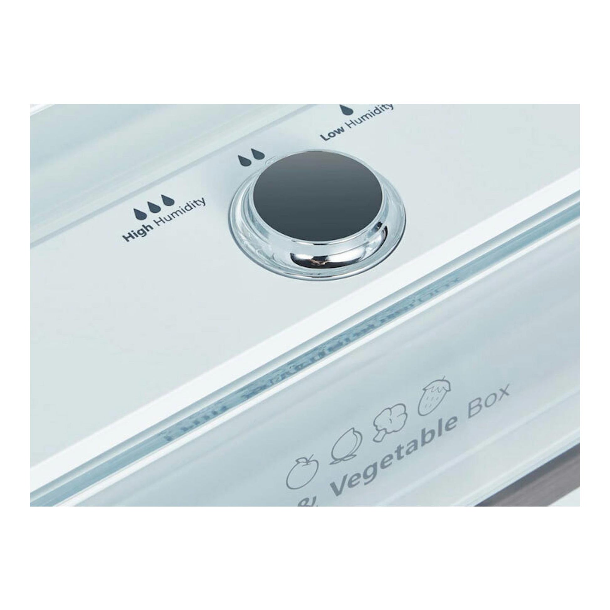 Hisense RB645N4BIC Inox: primer plano del regulador de humedad del cajón vegetal del frigorífico.
