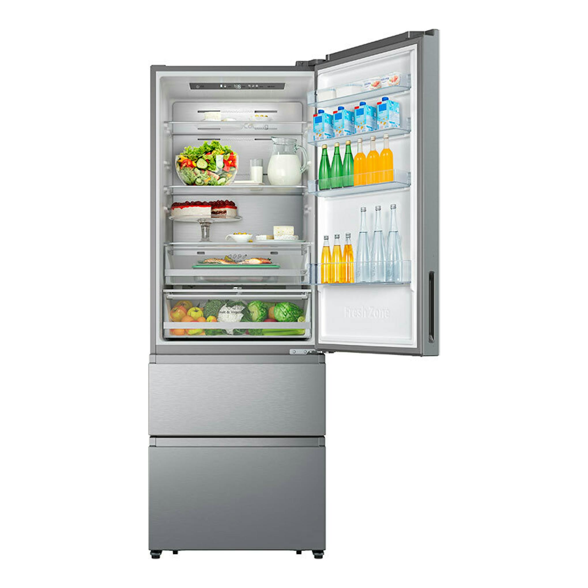 Frigorífico combi Hisense RT641N4AIE inox, vista frontal con puerta derecha abierta e interior con estantes y botellas.