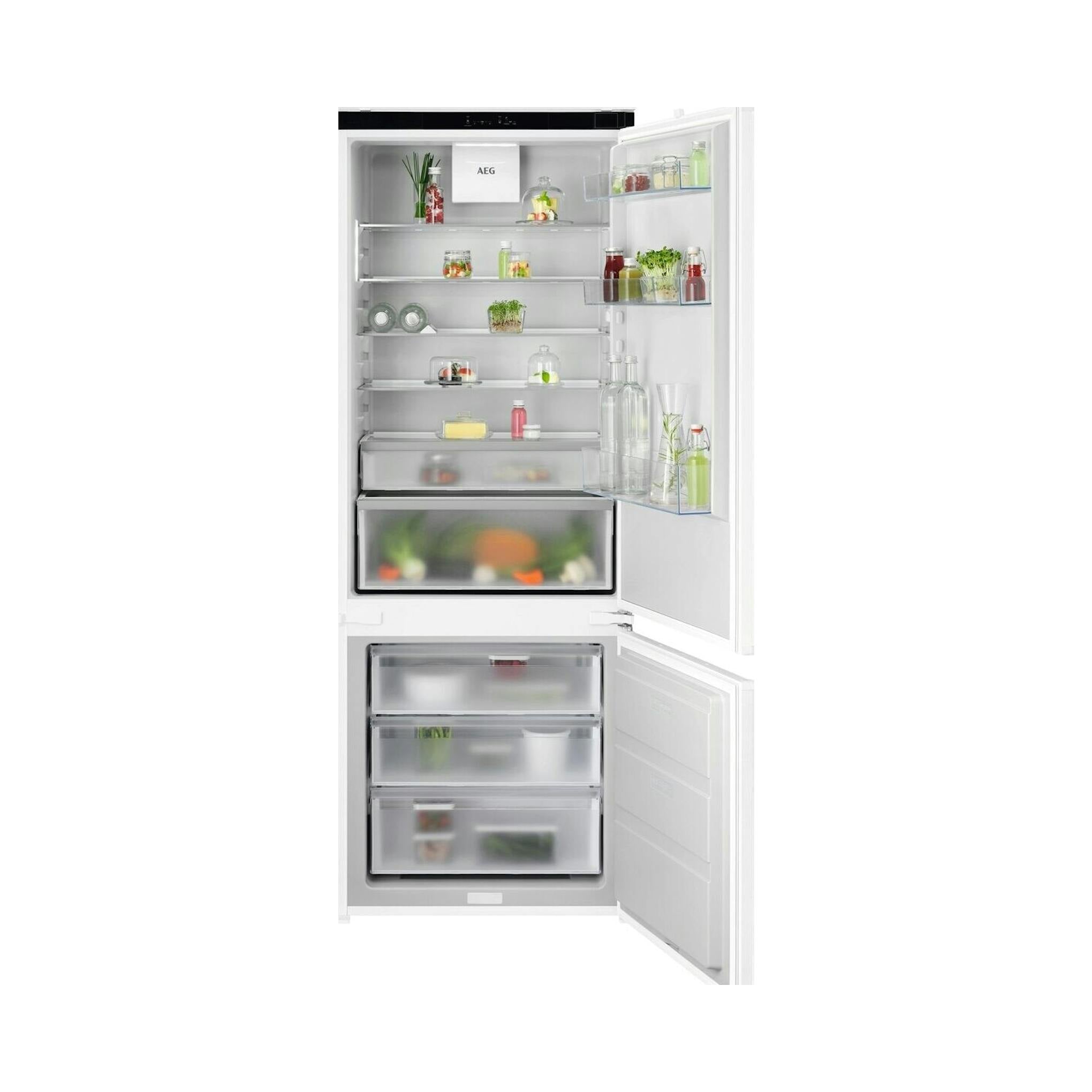 Frigorífico combi integrable AEG NSC7T751ES en blanco, abierto, vista frontal con estantes y cajones.