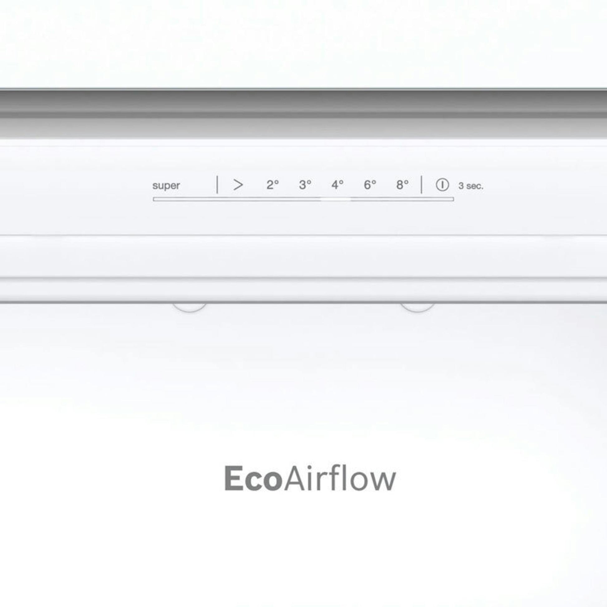 Detalle del panel interior del frigorífico combi integrable Bosch KIN86NSE0 con EcoAirflow
