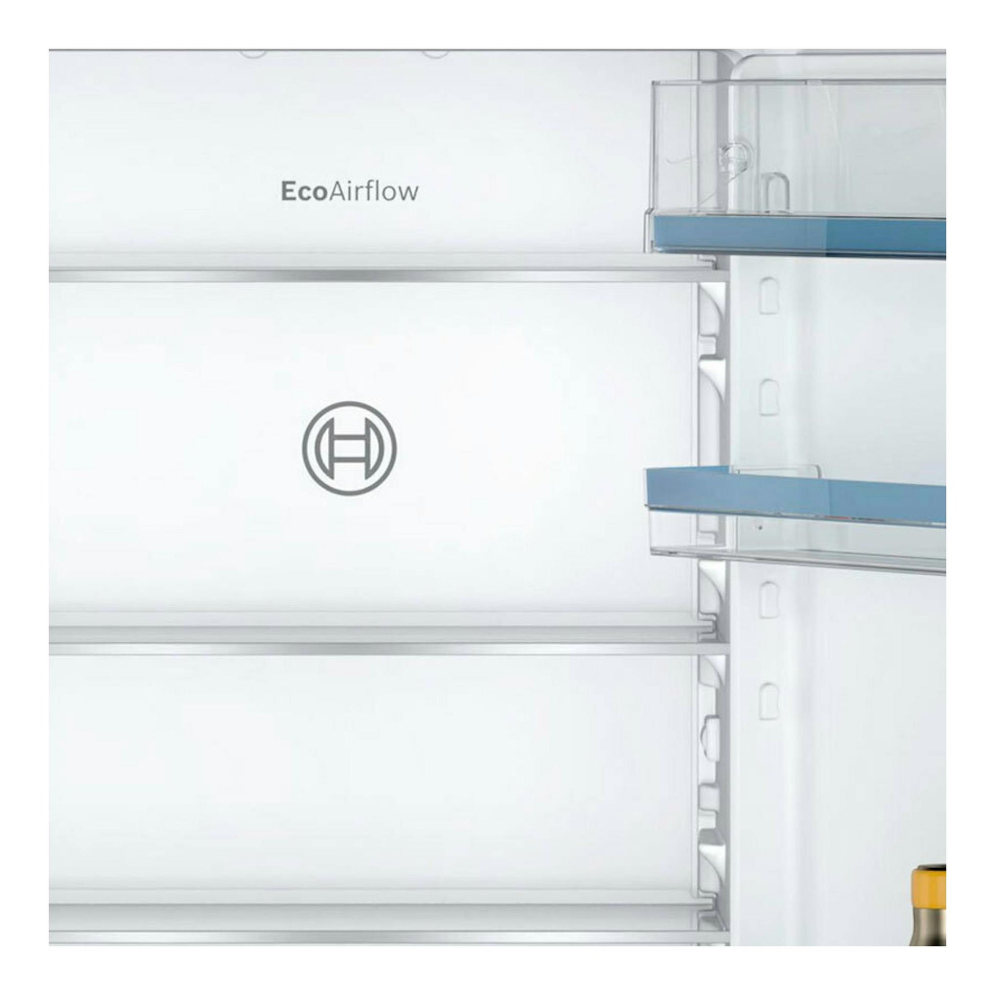 Interior frontal de frigorífico integrable Bosch KIN86VFE0, con estantes de cristal y panel EcoAirflow blanco.