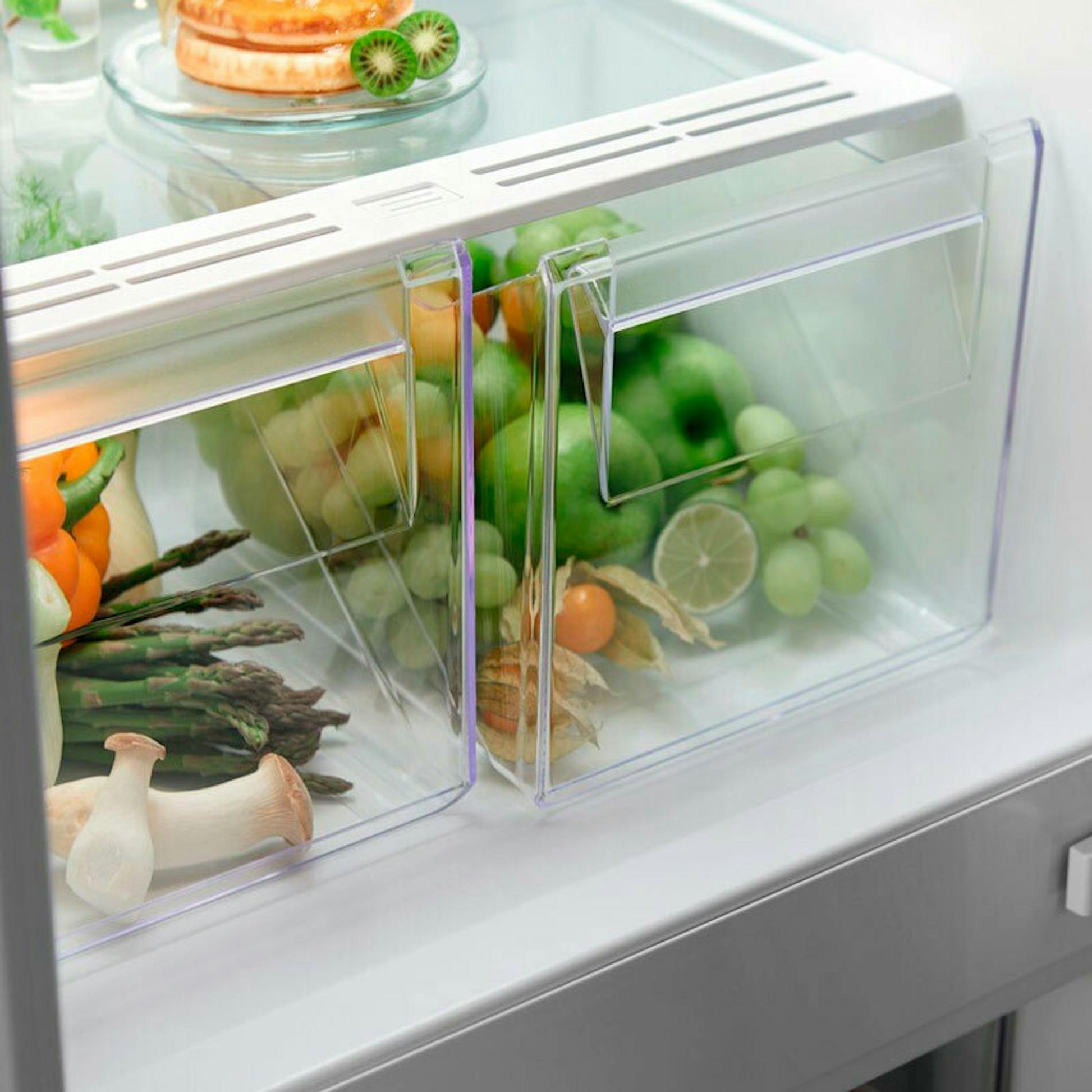 Frigorífico combi integrable Electrolux ENT6NE18S con cajones interiores transparentes