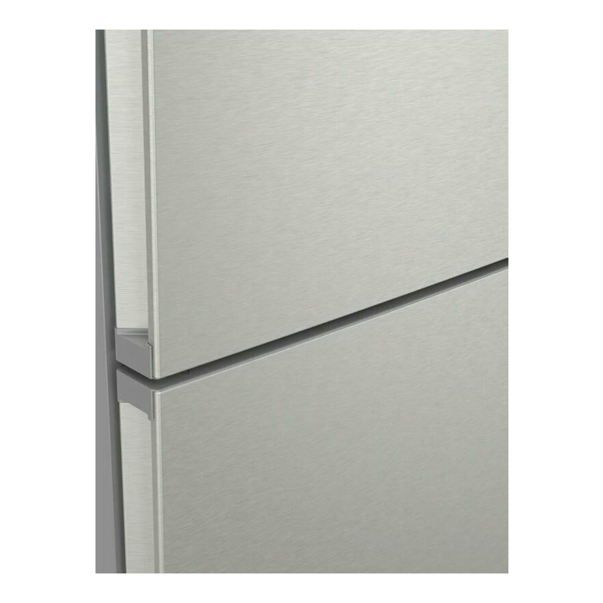 Frigorífico combi Siemens KG39N2IAG inox, vista frontal parcial en primer plano de las puertas.