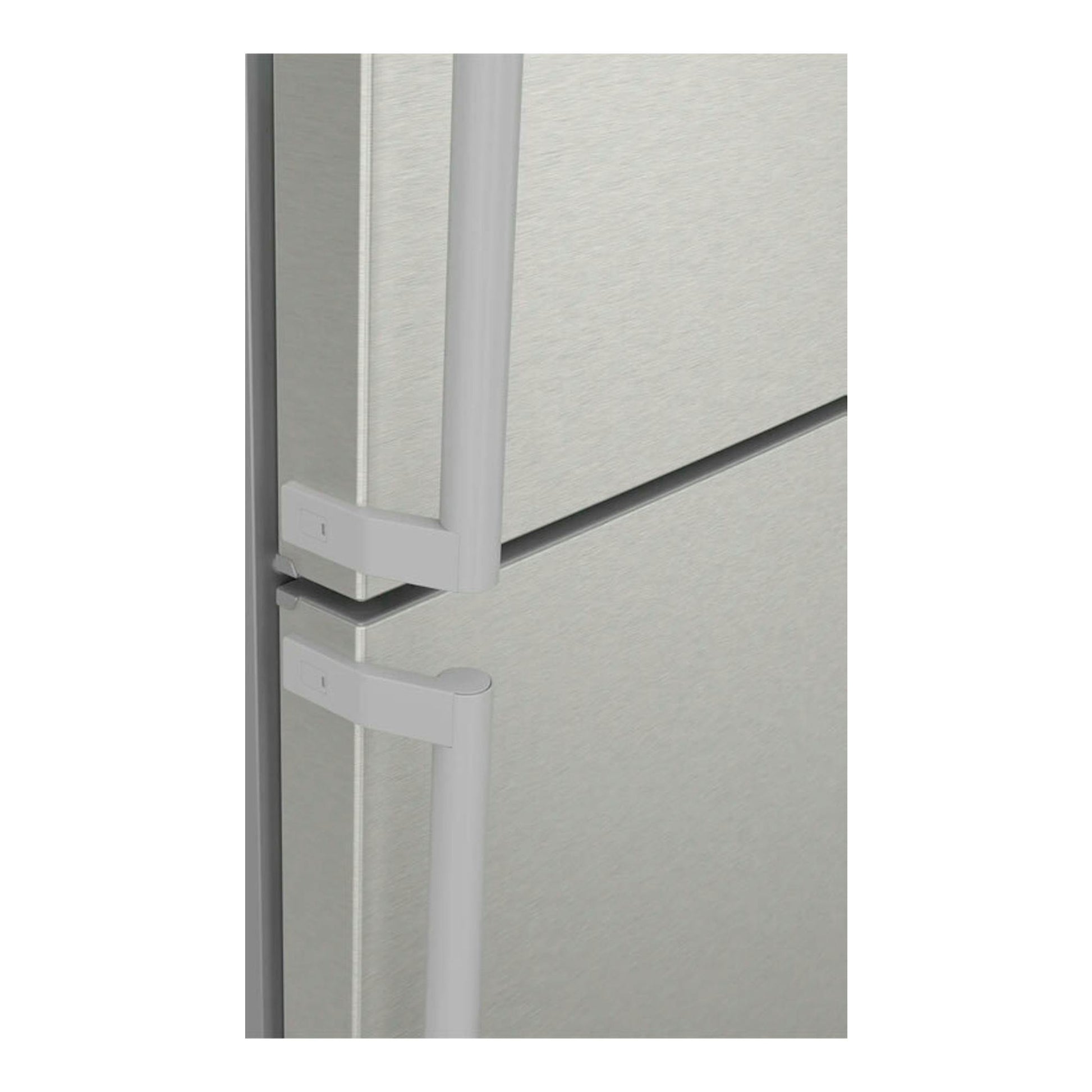 Frigorífico combi Siemens KG39NVICV inox, vista frontal en detalle de las puertas y tiradores.