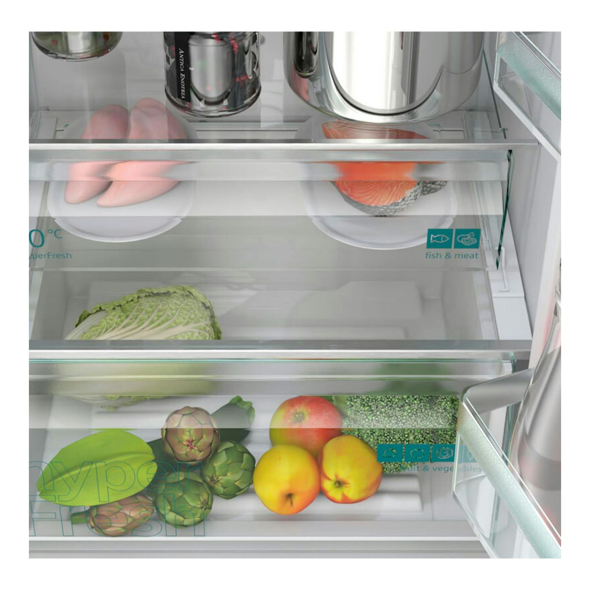 Interior de frigorífico Siemens KG39NVWDG blanco, con cajones transparentes y frutas, verduras y carne.