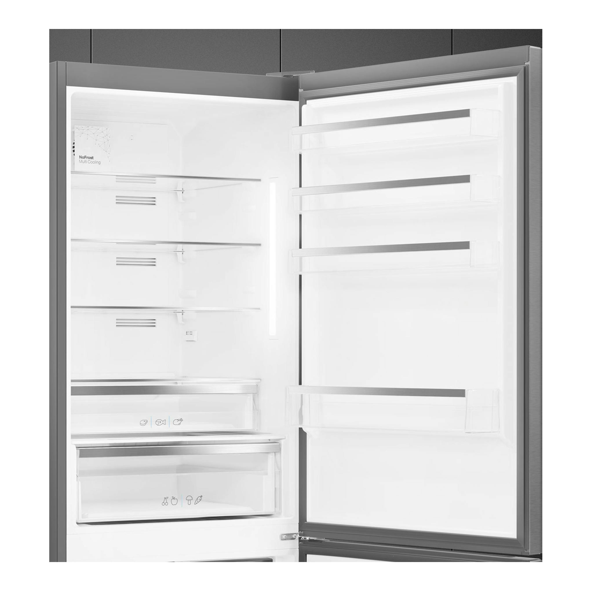 Frigorífico combi Smeg FC48XDNE en inox, visto de frente con puertas abiertas e interior visible.