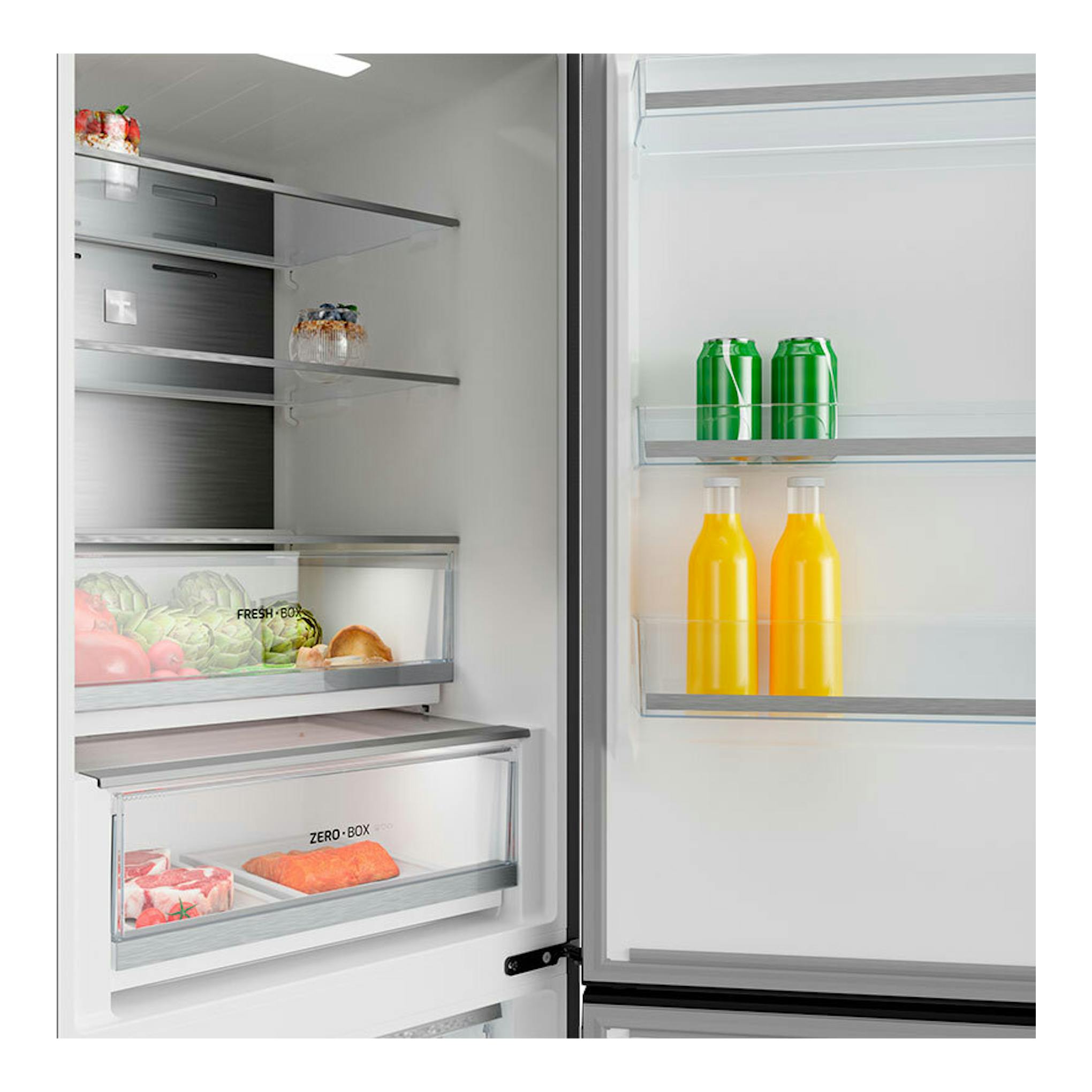 Frigorífico combi Teka RBF84680 Inox abierto, vista frontal del interior con estantes, cajones y botellas.