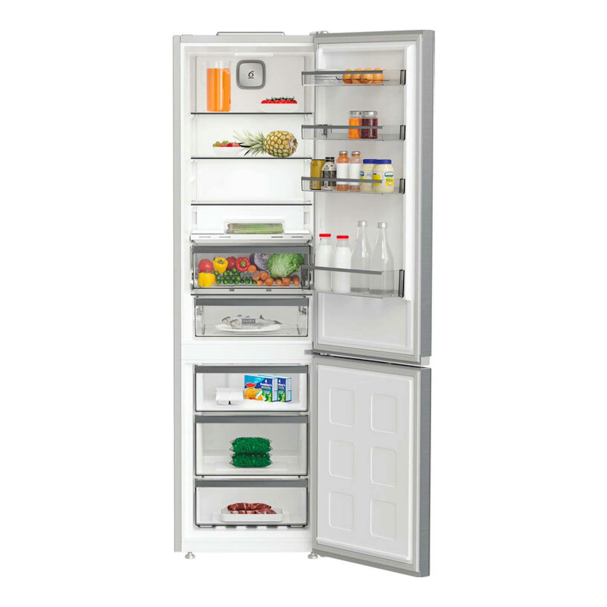 Frigorífico combi Whirlpool WHK26362XP5E en inox, puerta abierta frontal con congelador inferior y estantes visibles.
