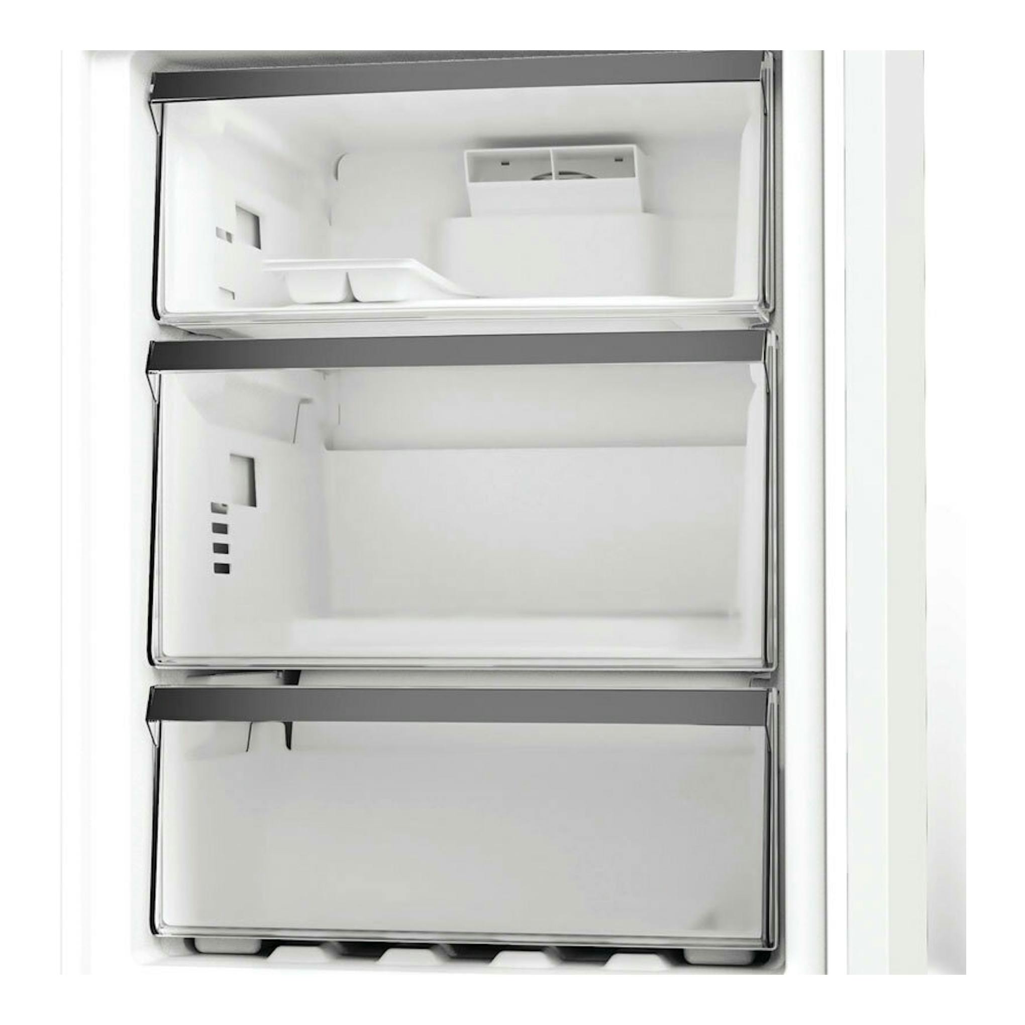 Vista frontal del frigorífico combi Whirlpool WHK26362XP5E Pearl Inox, con tres cajones blancos.
