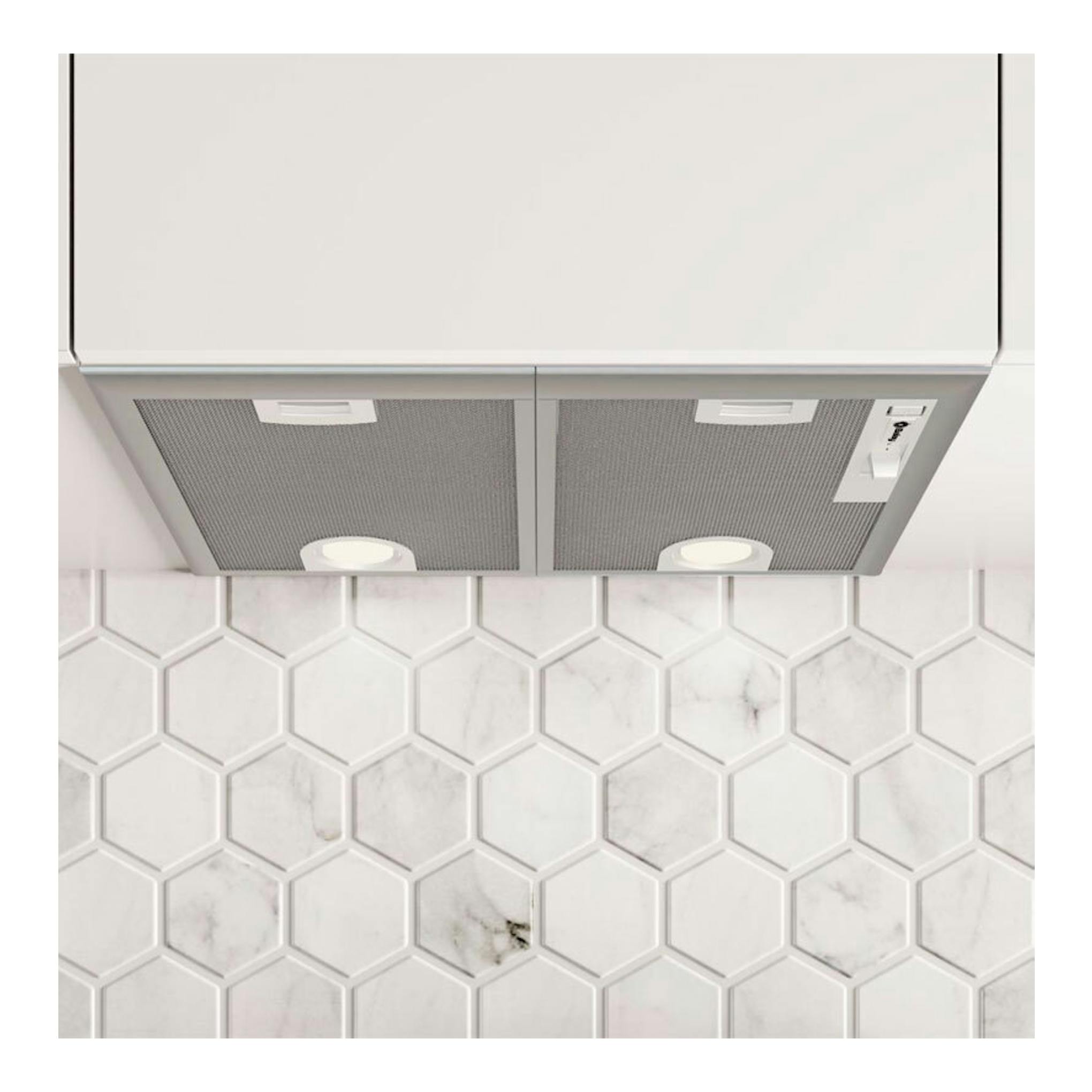 Grupo filtrante Balay 3BF255NG inox, vista inferior bajo mueble, con dos filtros y focos.