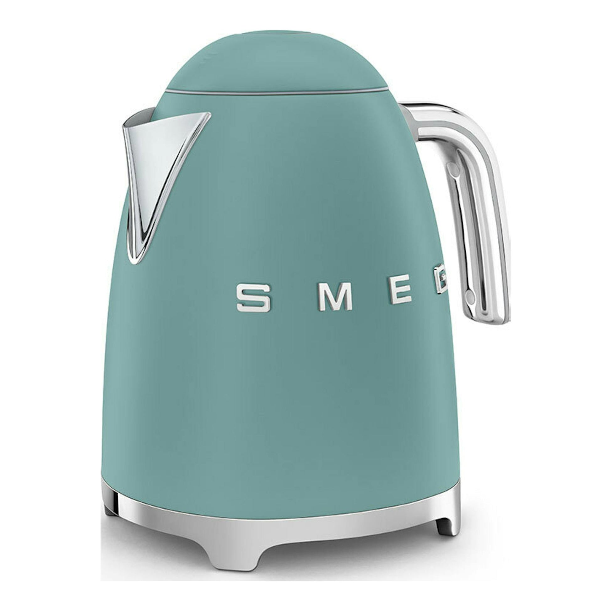 Hervidor Smeg KLF03EGMEU verde esmeralda, vista frontal con asa y boquilla cromadas.
