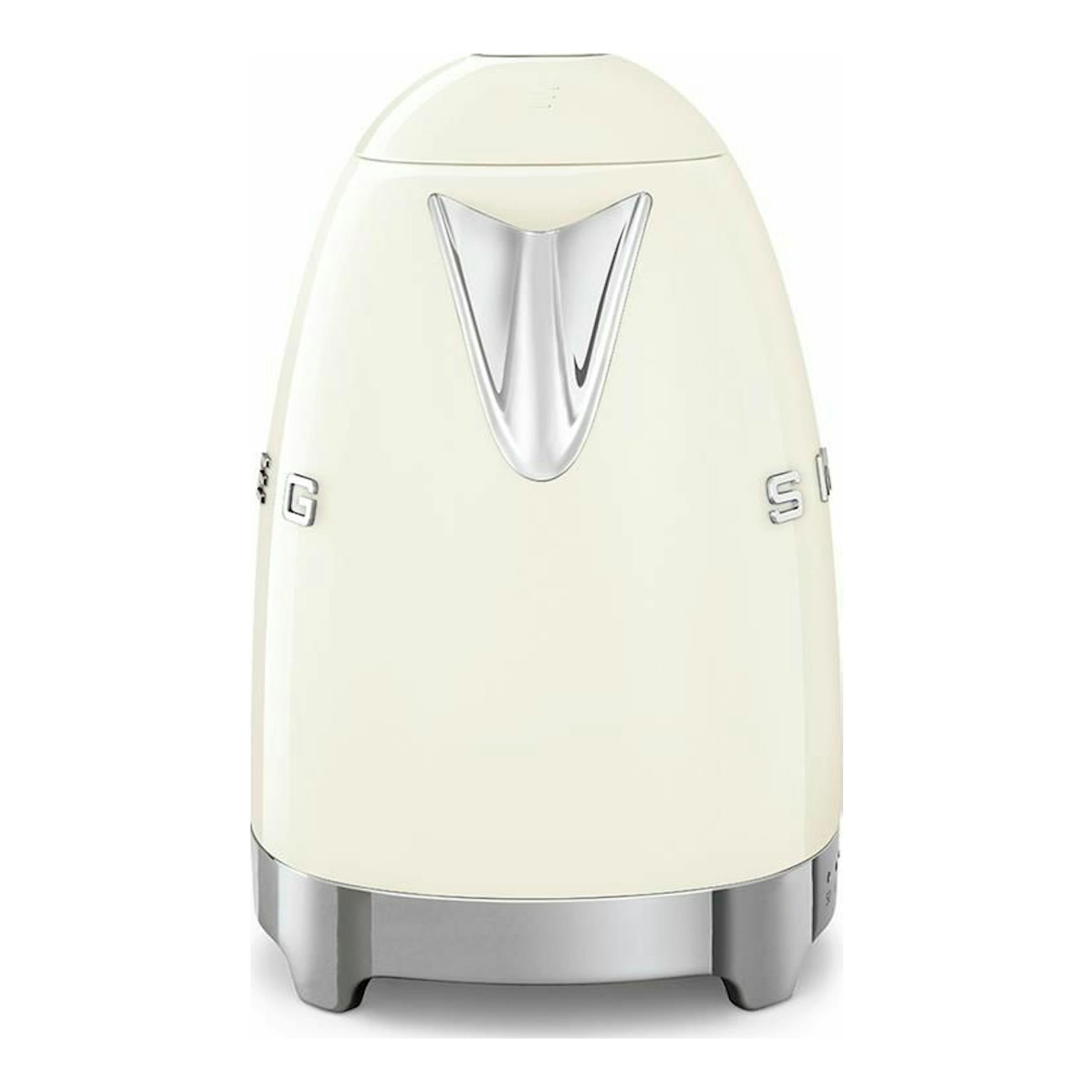 Hervidor Smeg KLF04CREU crema, vista frontal, con detalles cromados.