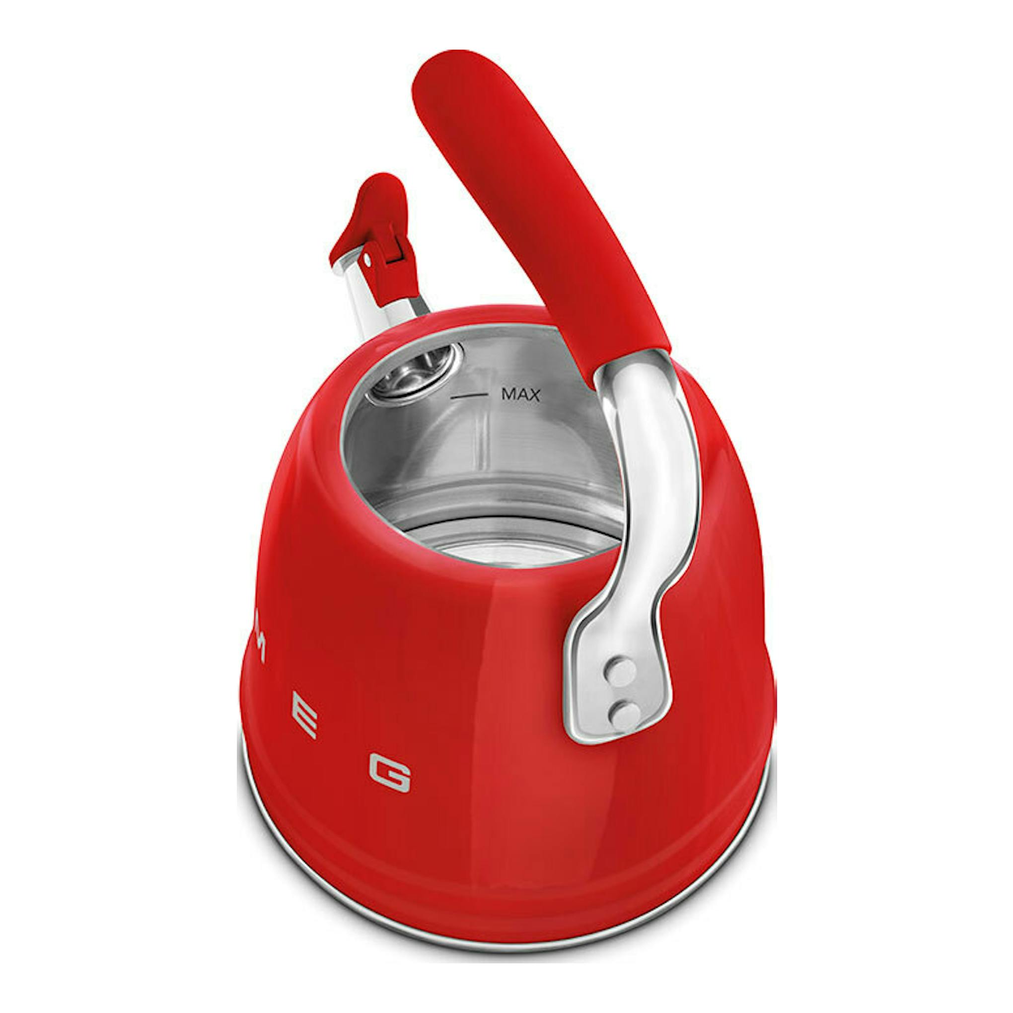 Hervidor silbante Smeg WKF01RD rojo, vista superior con asa plateada y tapa abierta.