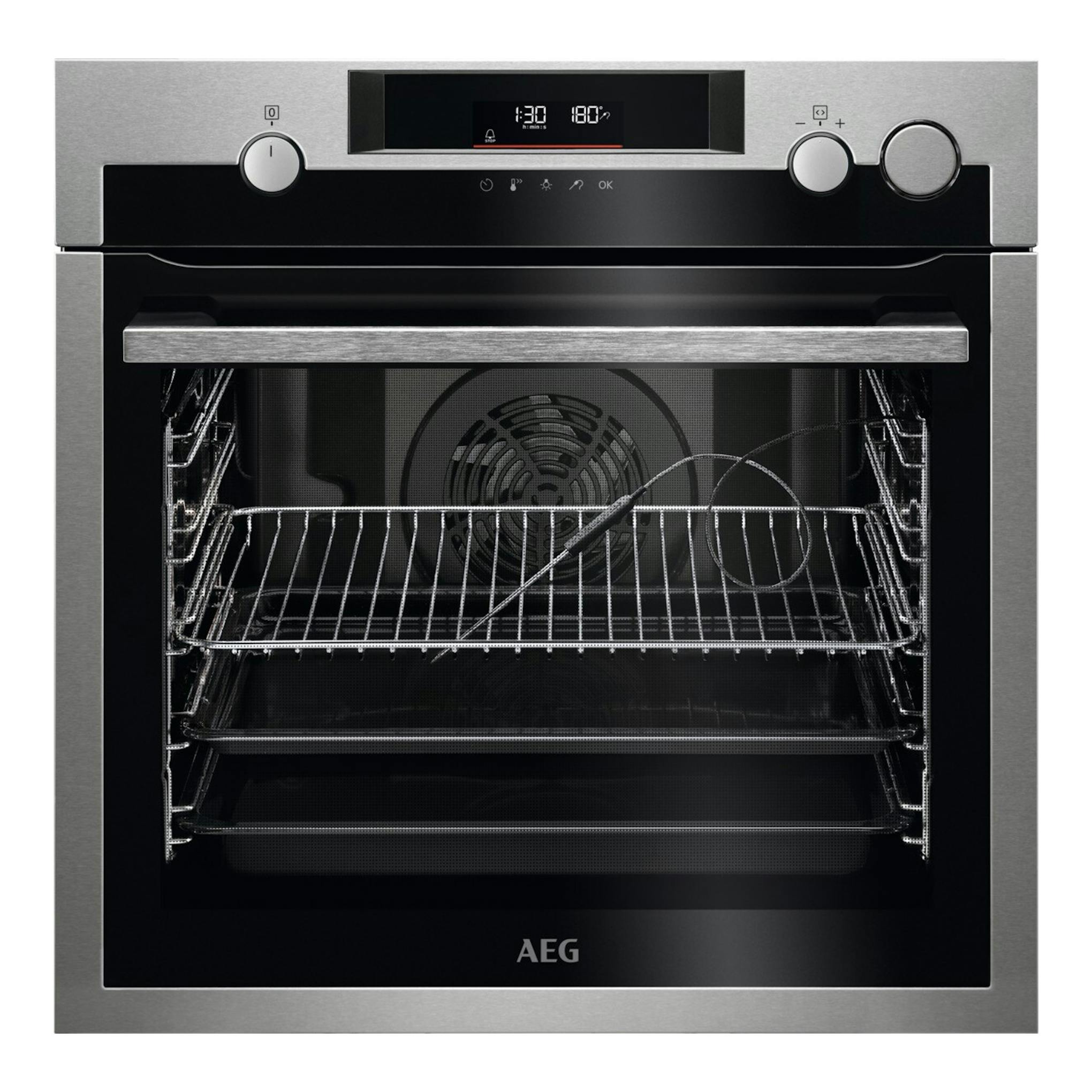 AEG BSE572360M, horno empotrable de acero inoxidable, vista frontal con puerta abierta e interior visible.