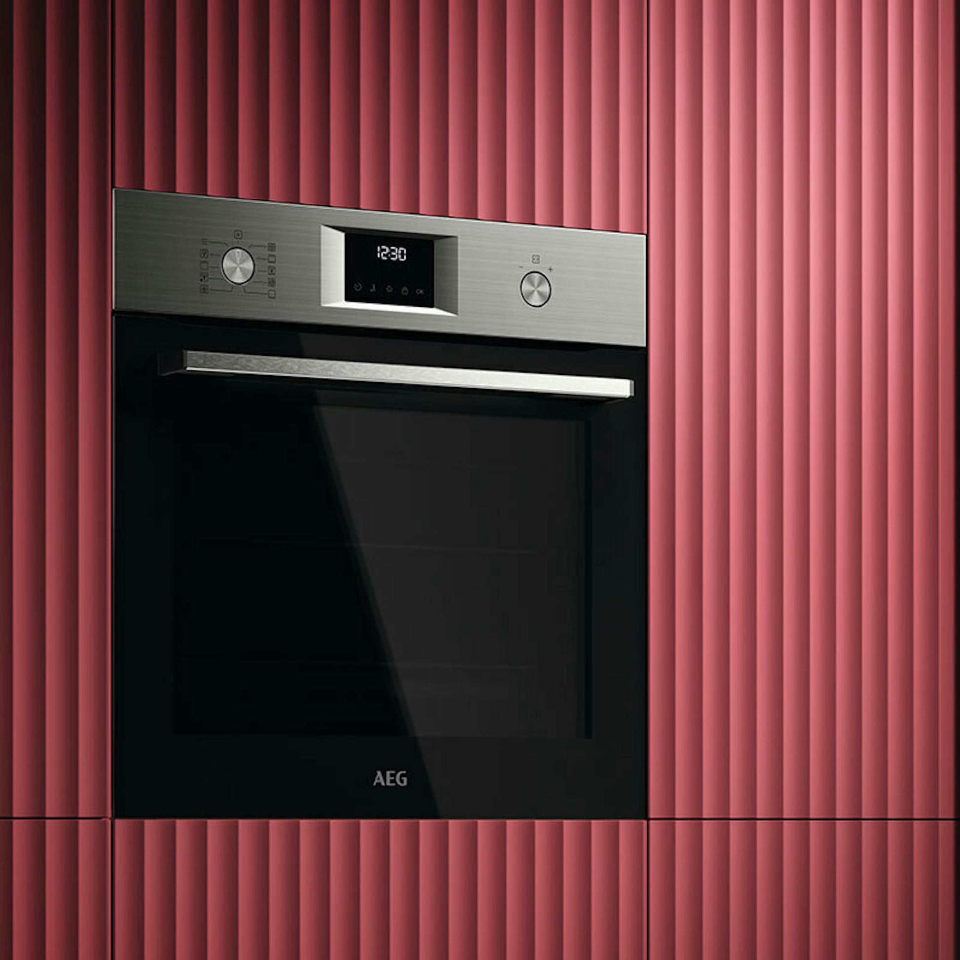 Horno AEG GU5PB43FSM Inox de acero inoxidable con puerta de cristal negro y display digital
