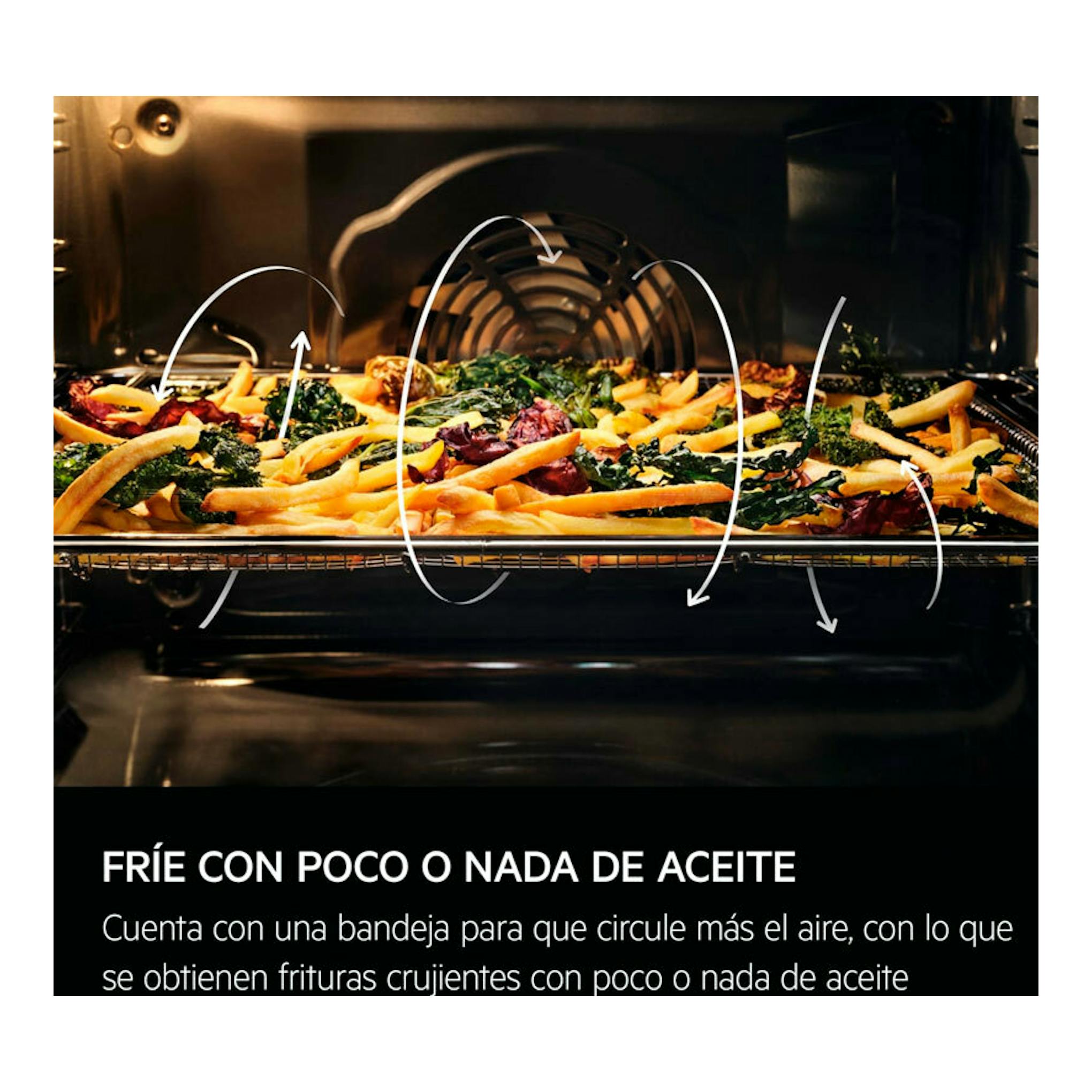 Vista interior de horno AEG OS6PB51AM inox con bandeja de patatas y verduras.