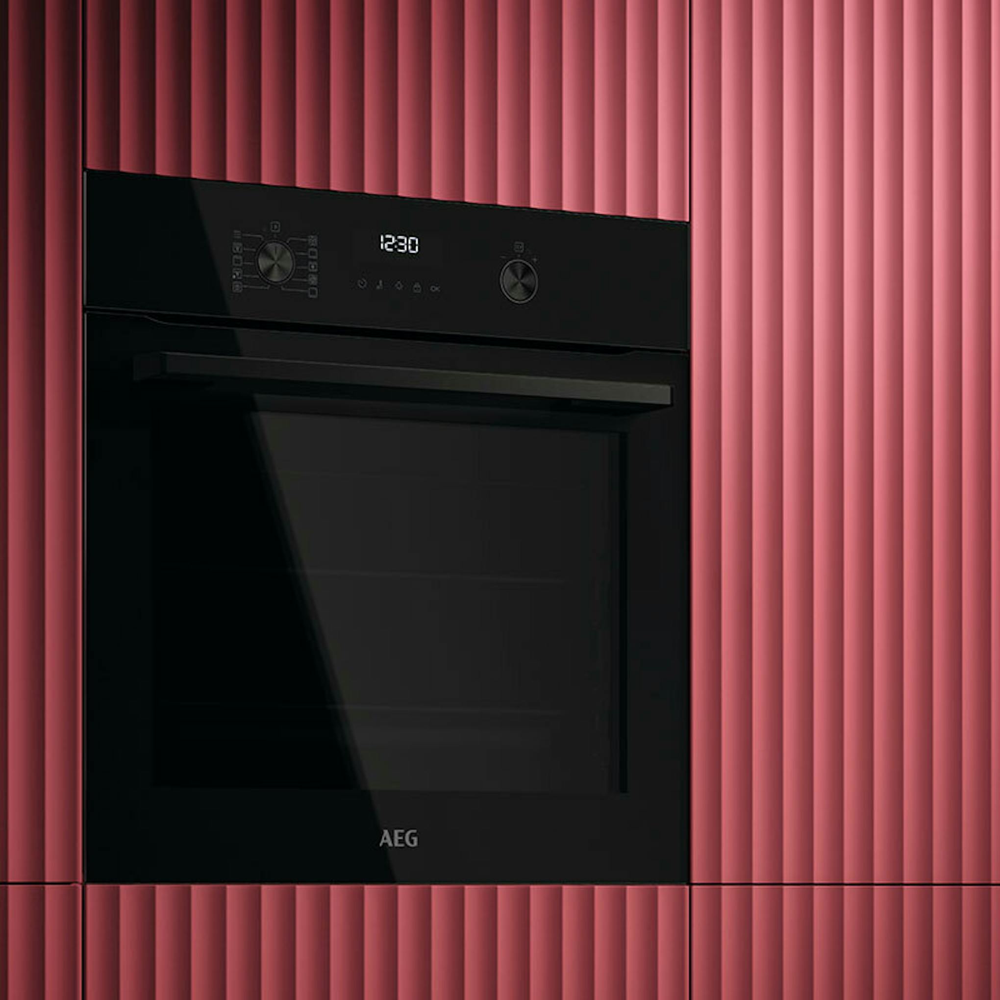Horno AEG OU5PB40NSK de cristal negro, vista frontal