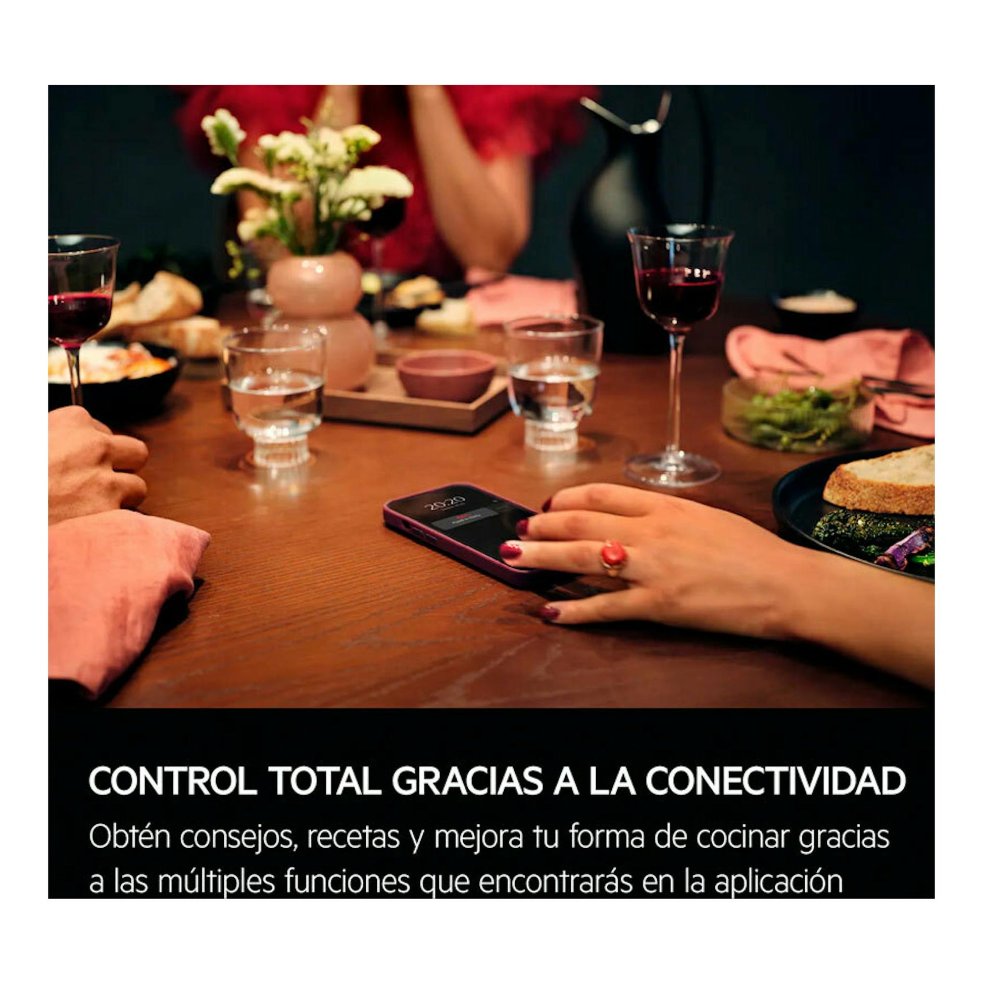 AEG TA5PK401B, anuncio con una mesa de comedor, un móvil y texto sobre conectividad.