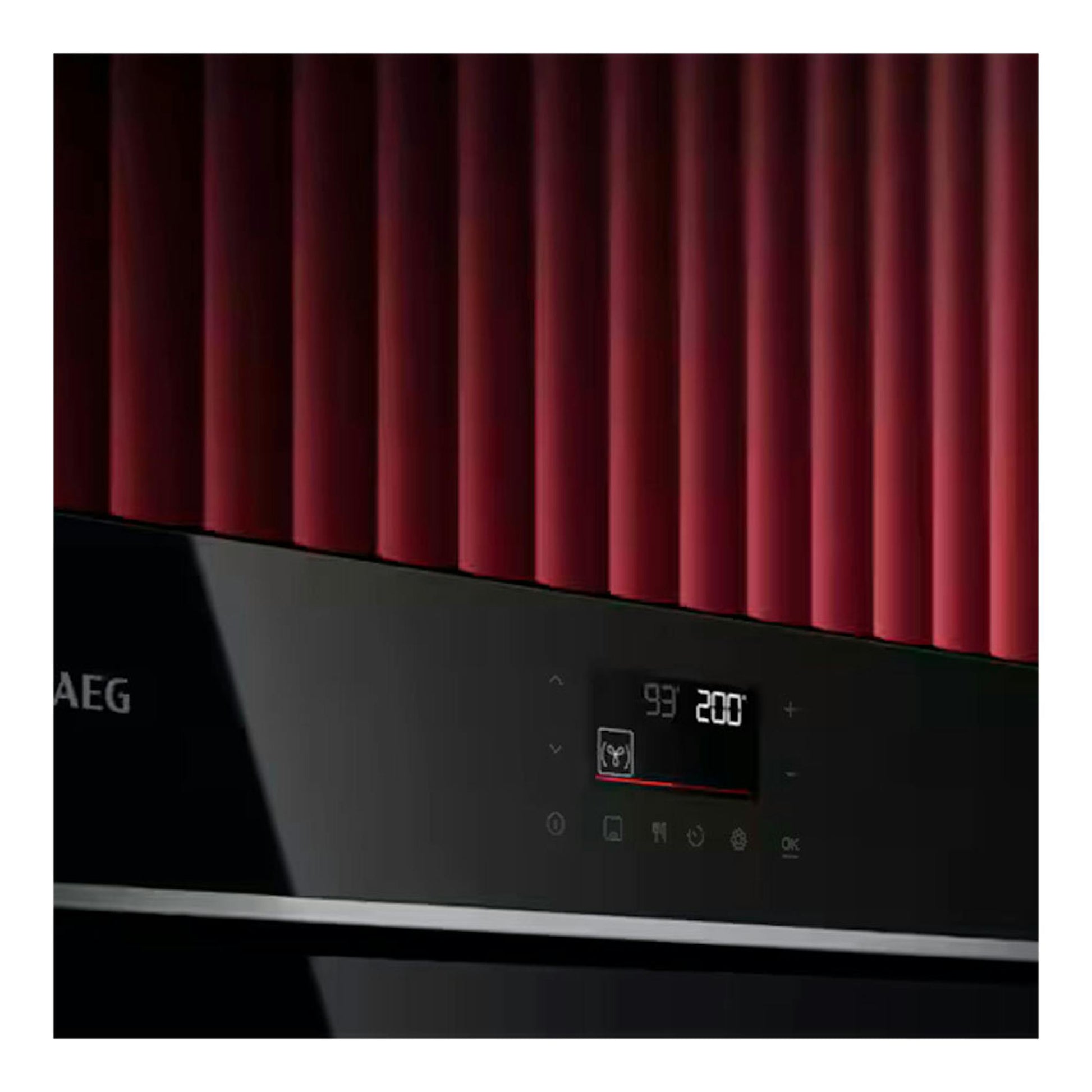 Horno AEG TU5PB41ZPB negro, vista frontal parcial del panel táctil con display digital a 200°.