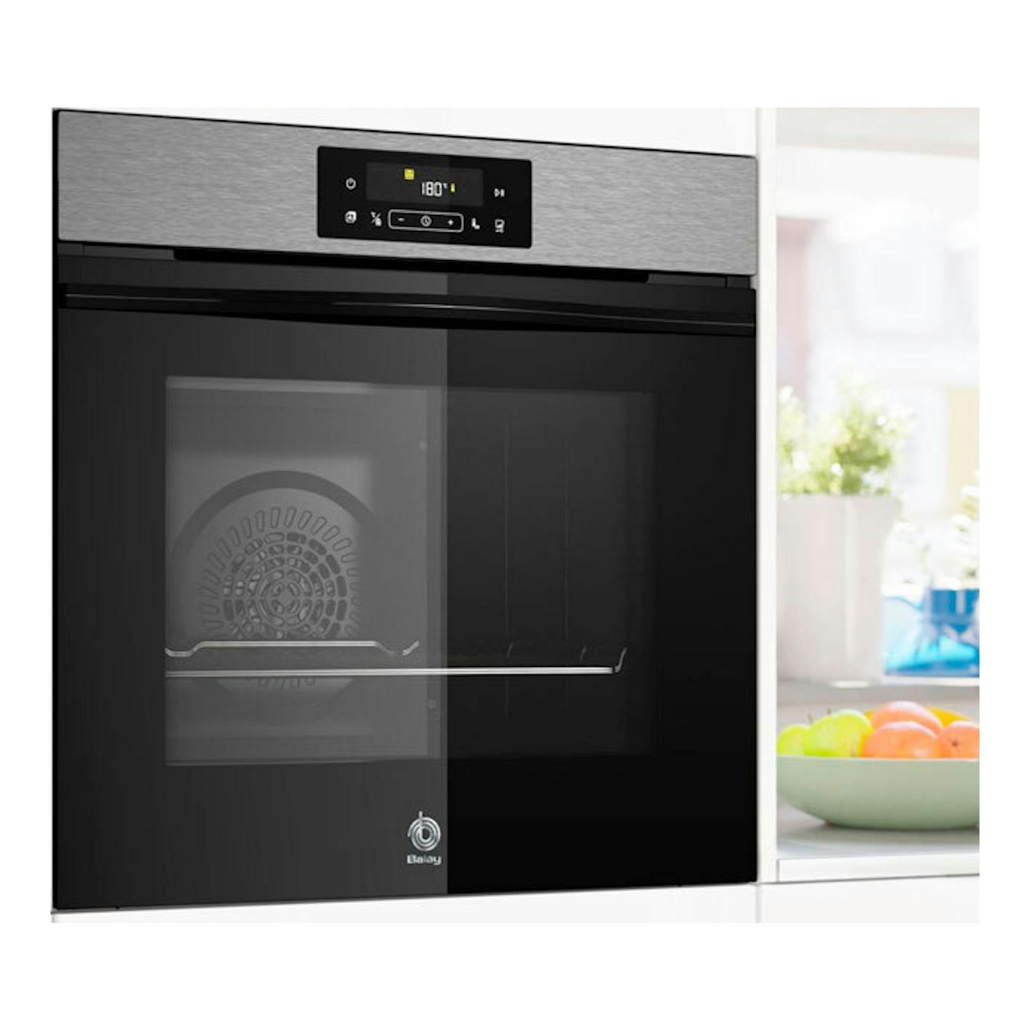 Horno empotrado Balay 3HD4821X3 inox, vista frontal, puerta de cristal negro y panel digital superior.