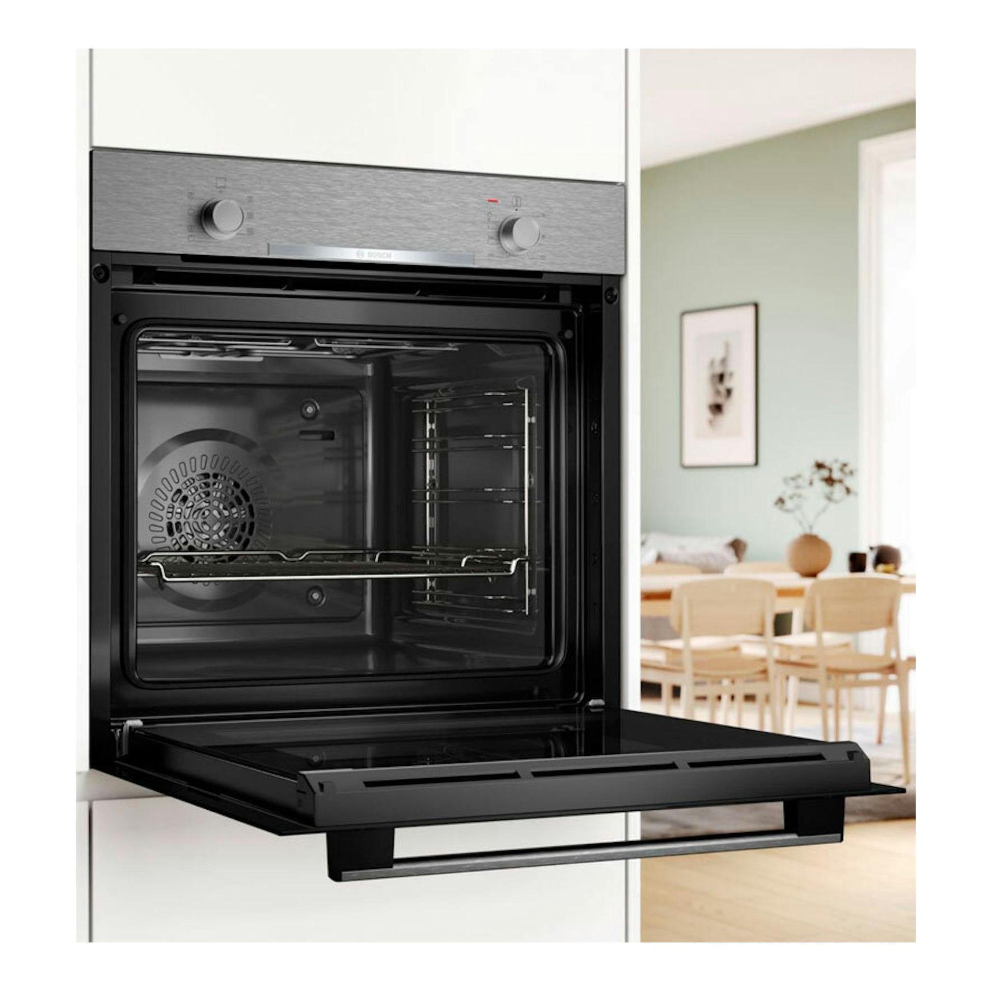 Horno empotrado Bosch HBA510BR4 inox, vista frontal con la puerta abierta.