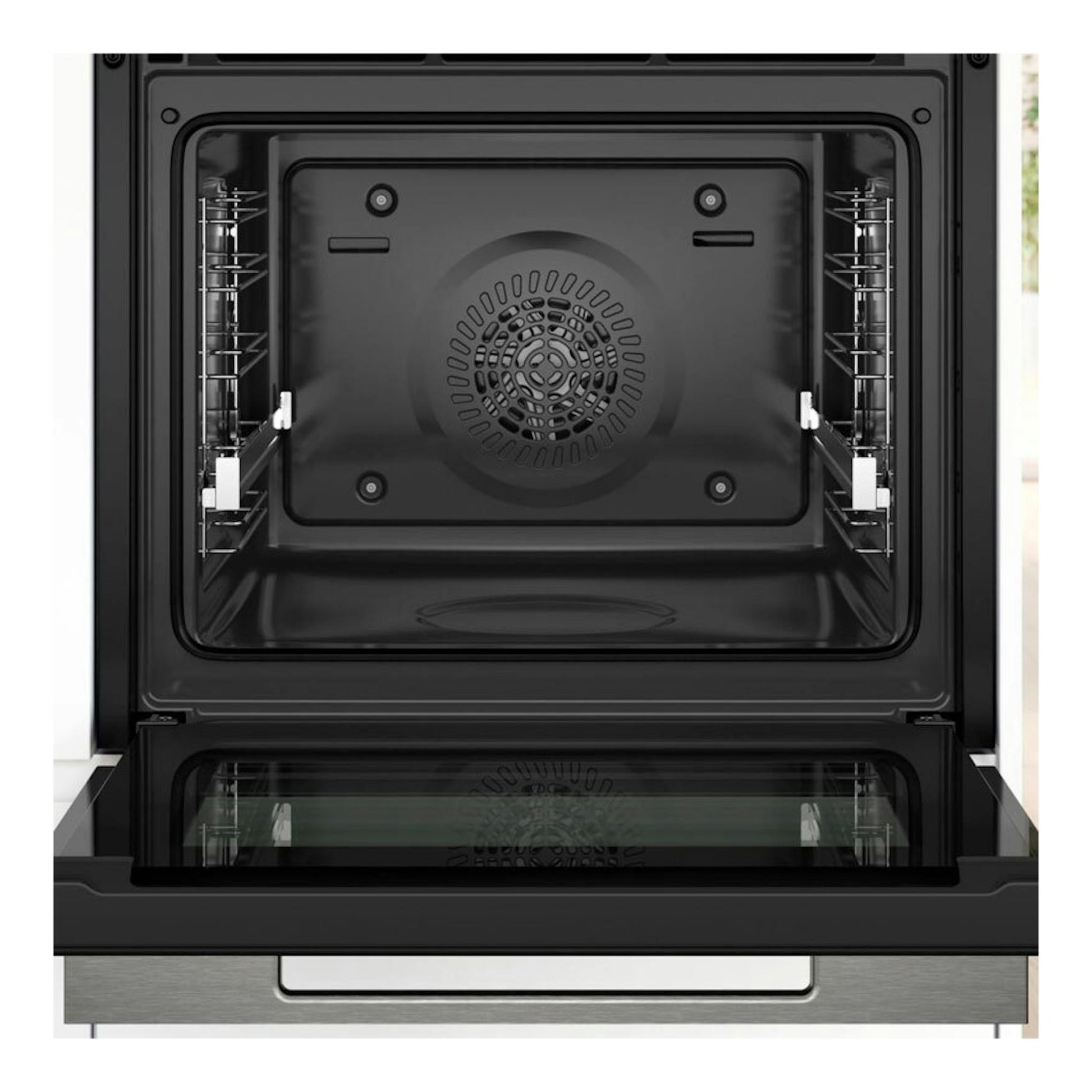 Horno Bosch HBG724AB1 negro, vista frontal del interior con ventilador y guías laterales.